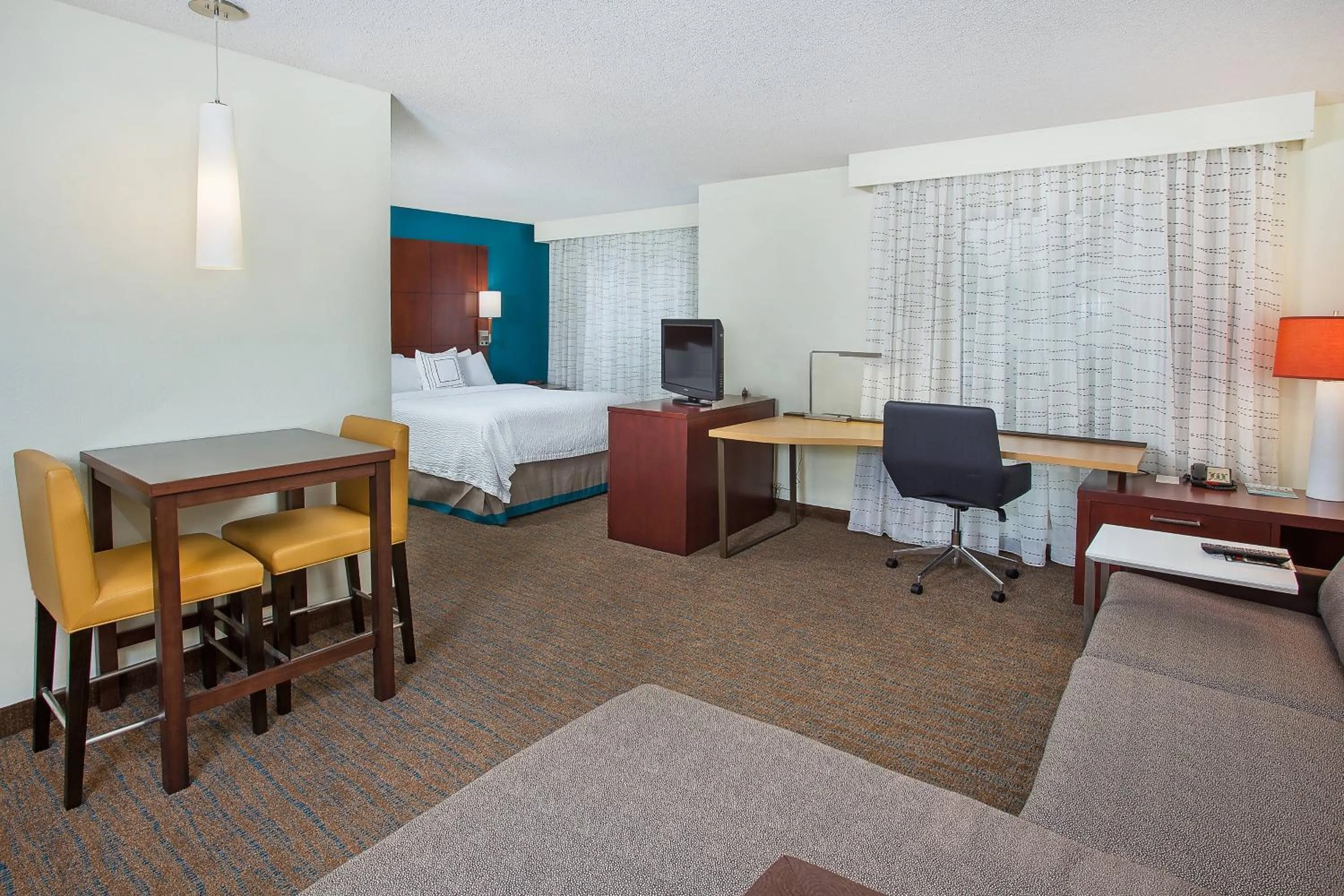 Photo of the whole room, Bed in Residence Inn Knoxville Cedar Bluff