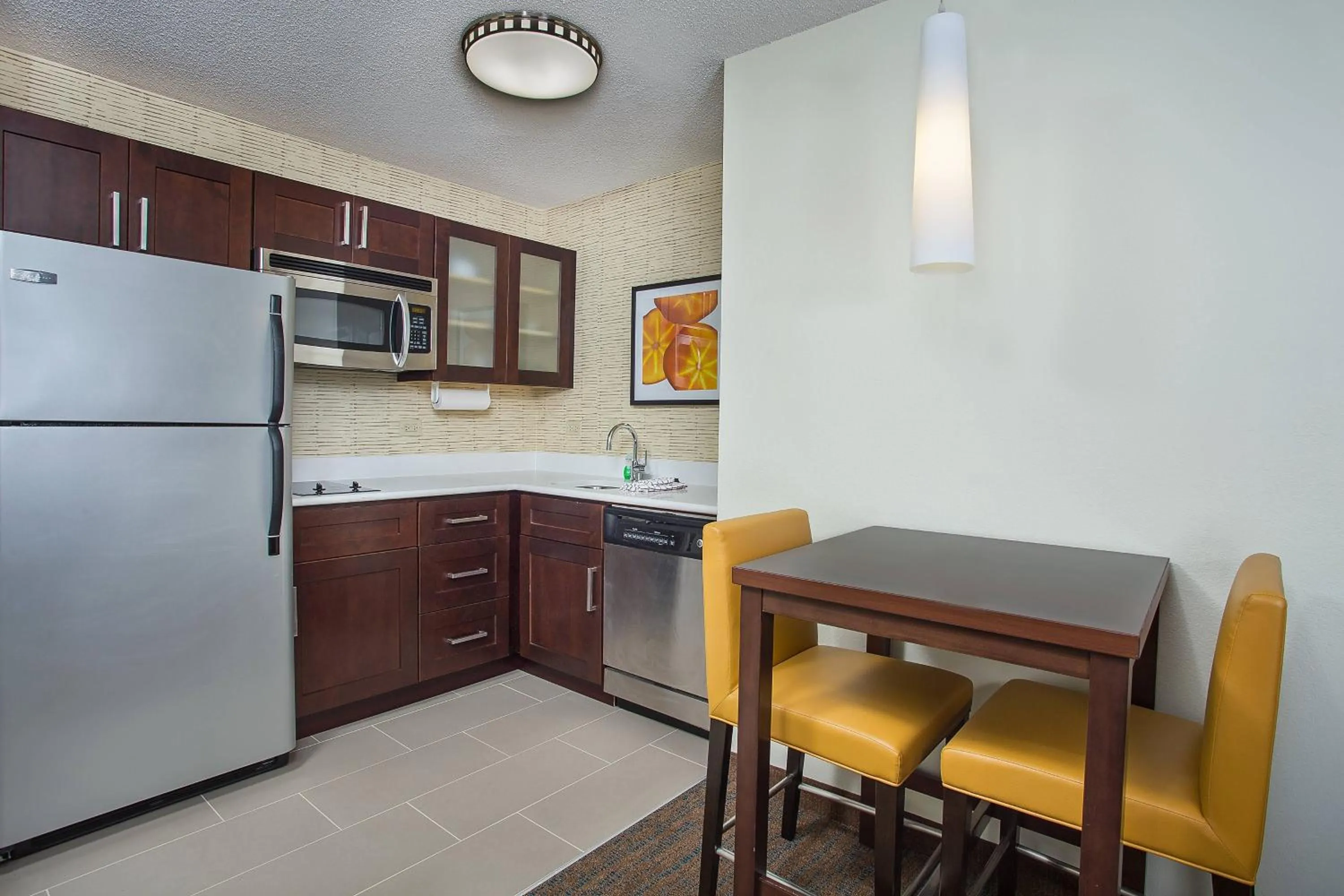 Kitchen or kitchenette in Residence Inn Knoxville Cedar Bluff
