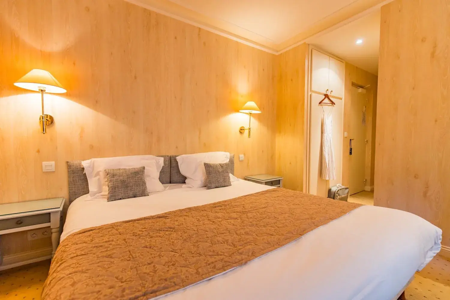 Standard Double Room in Hôtel Le D'Avaugour Standard Double Room in Hôtel Le D'Avaugour