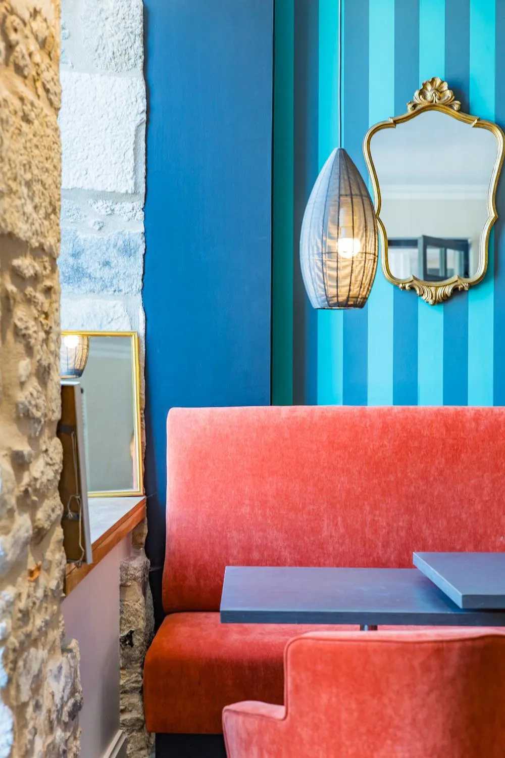 Lounge or bar in Hôtel Le D'Avaugour