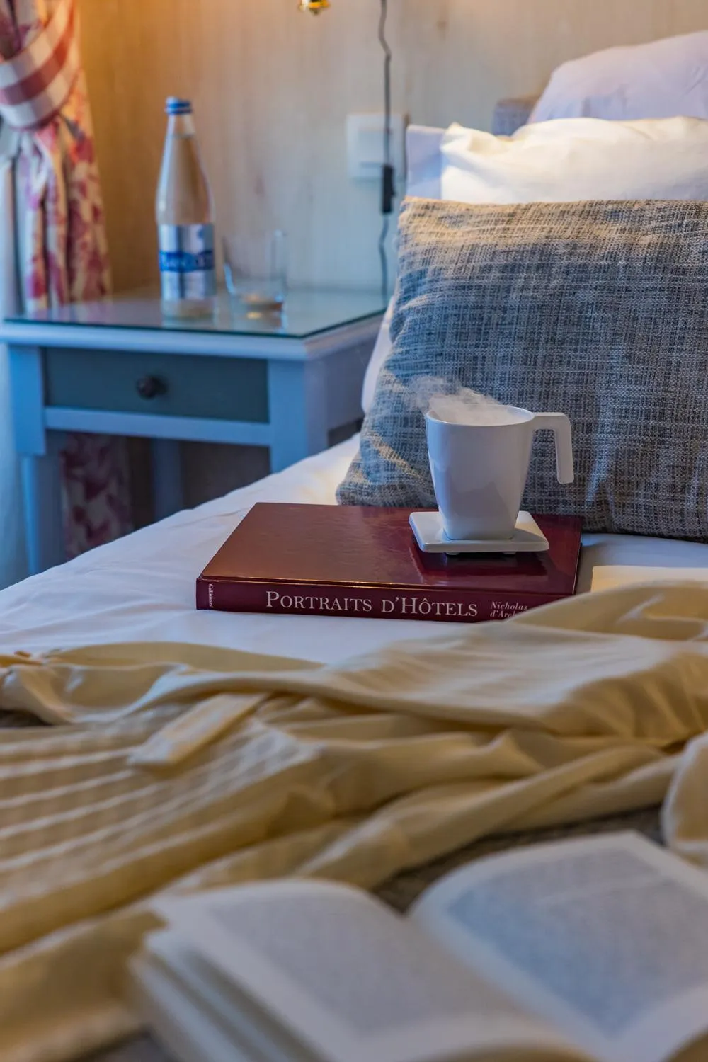 Bedroom, Bed in Hôtel Le D'Avaugour
