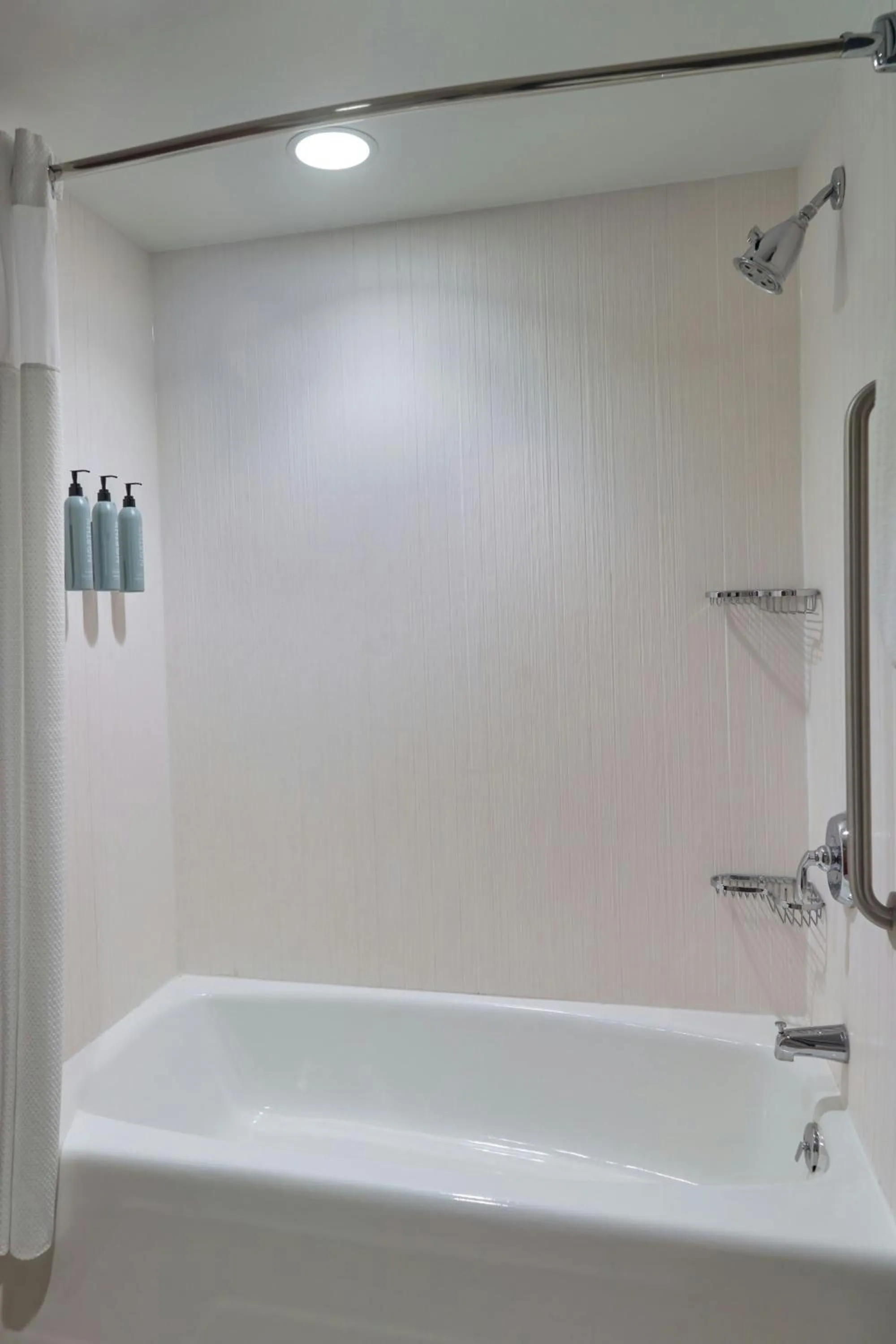 Photo of the whole room in Courtyard by Marriott Frederick