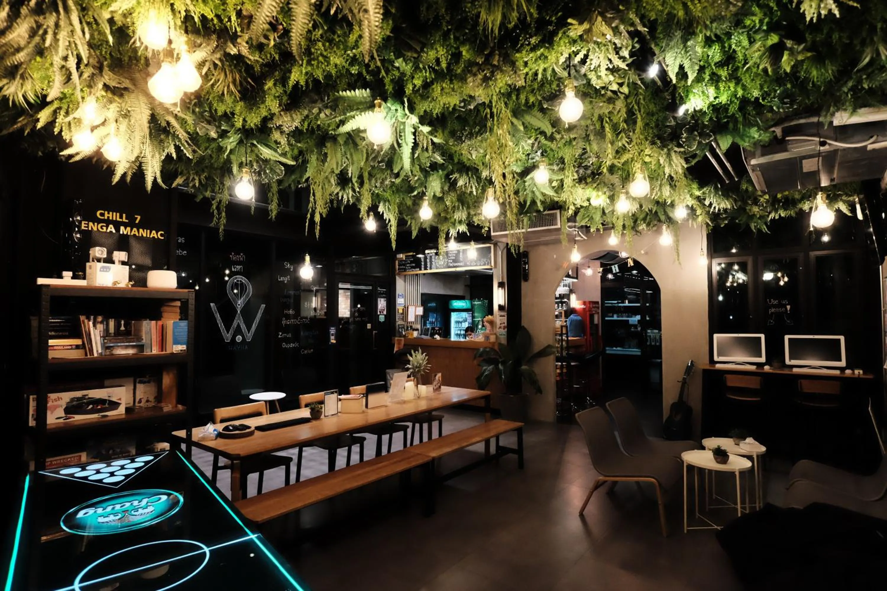 Restaurant/places to eat in Wayha Hostel Don Mueang Airport