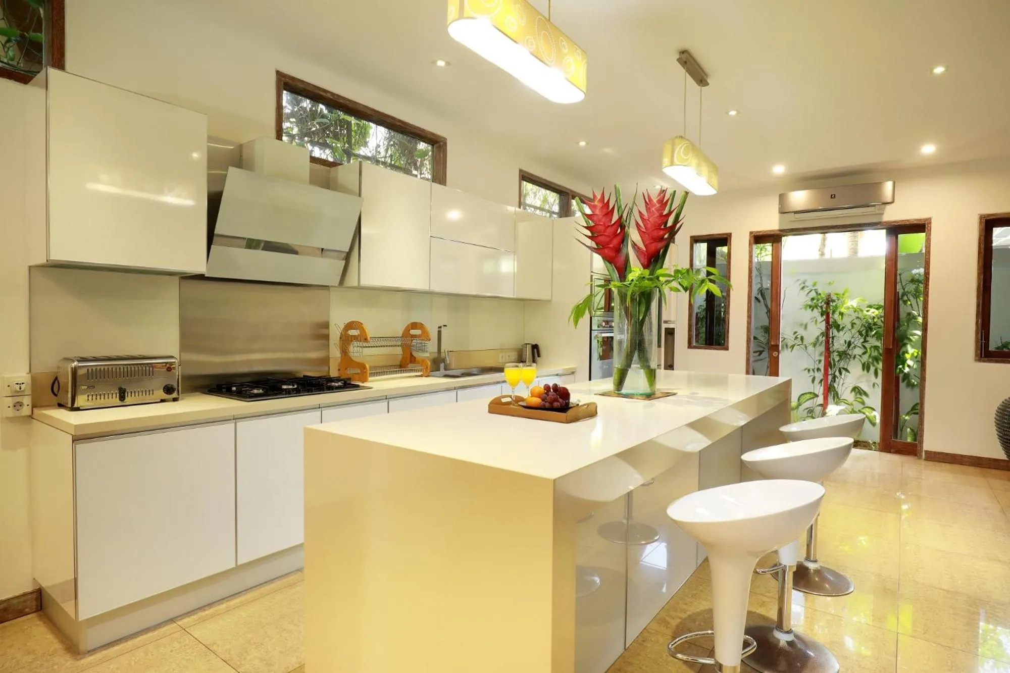 Dining area in Villa The Hotman Paris II Seminyak