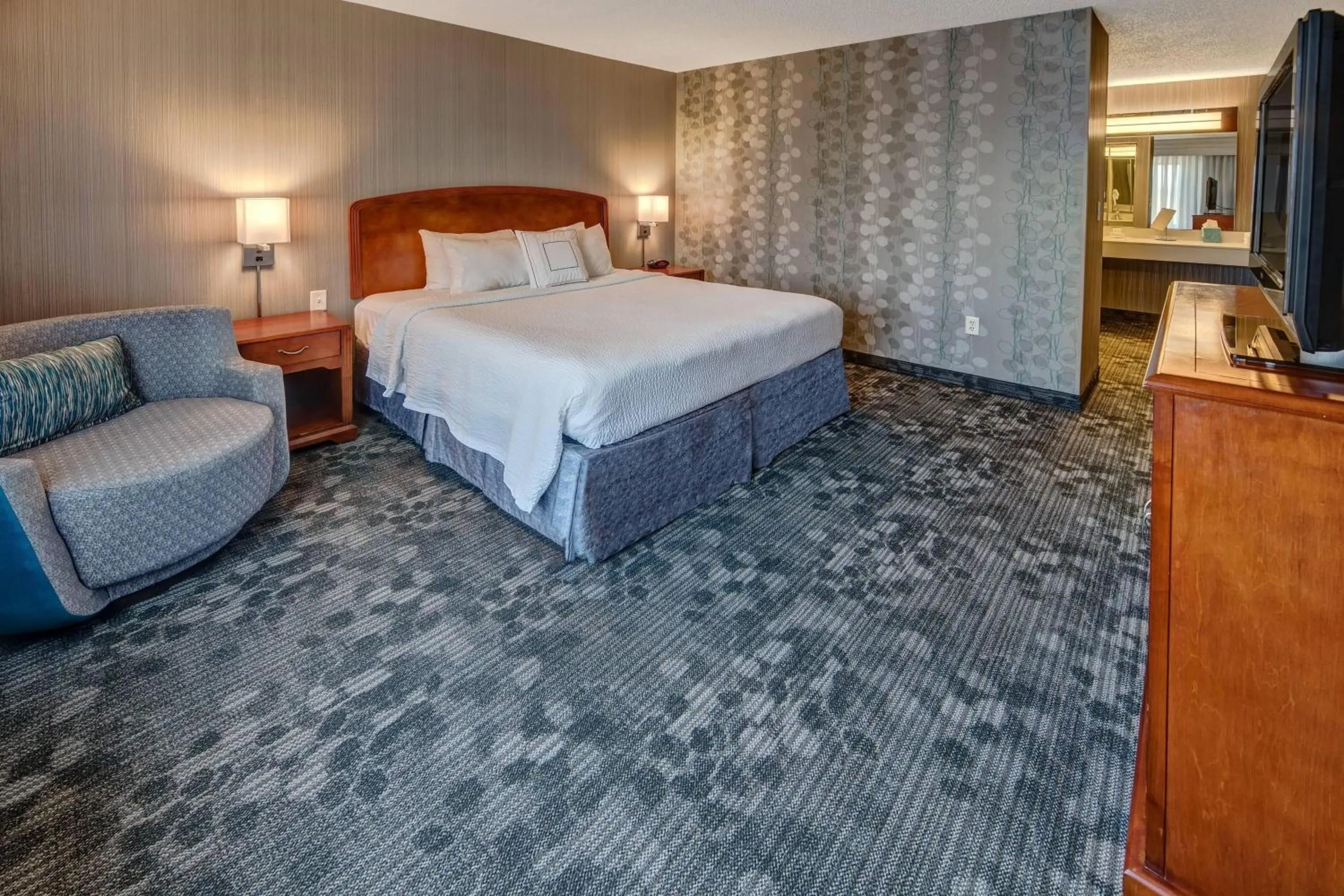 Bedroom, Bed in Courtyard by Marriott Springfield