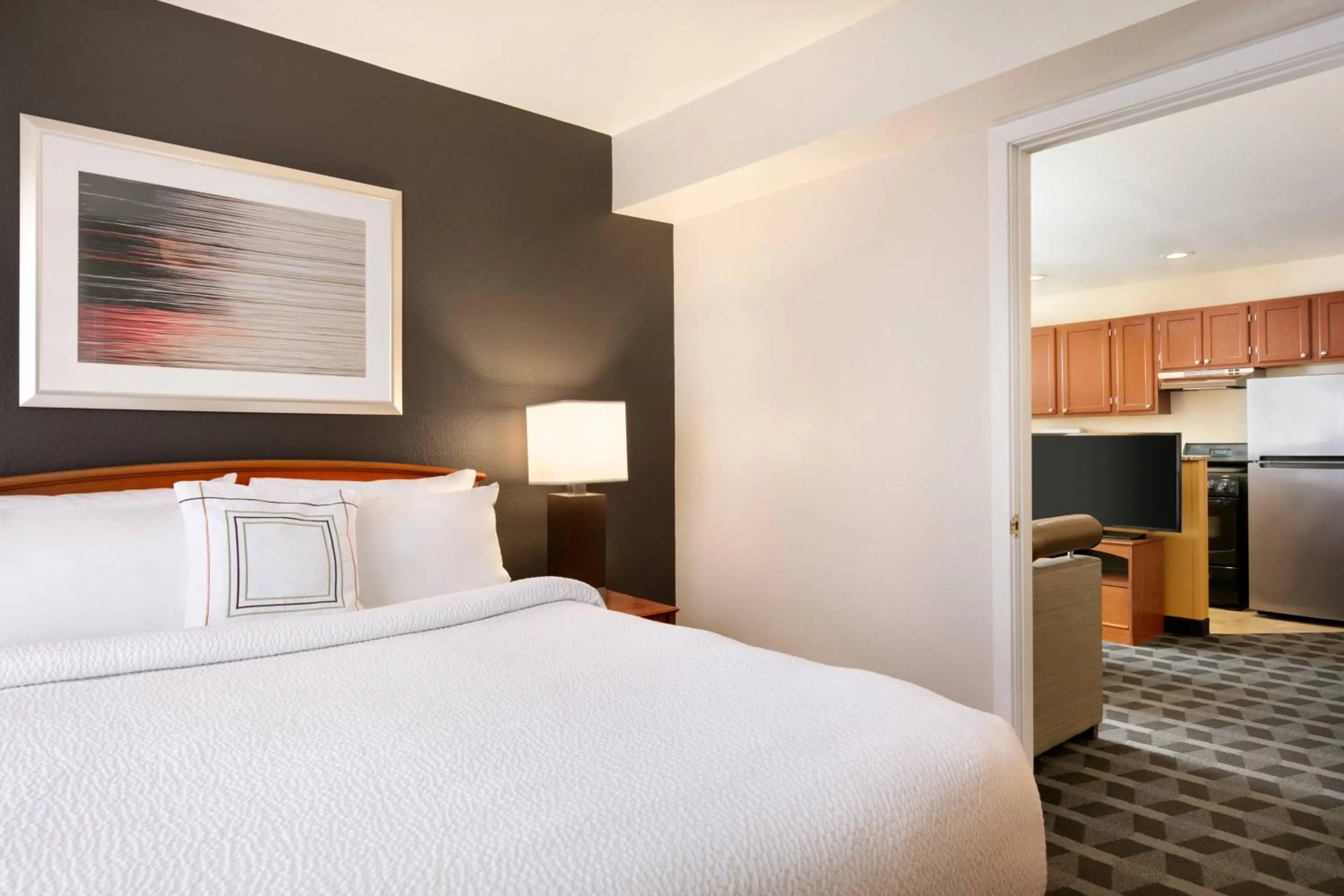 Bedroom, Bed in TownePlace Suites Gaithersburg