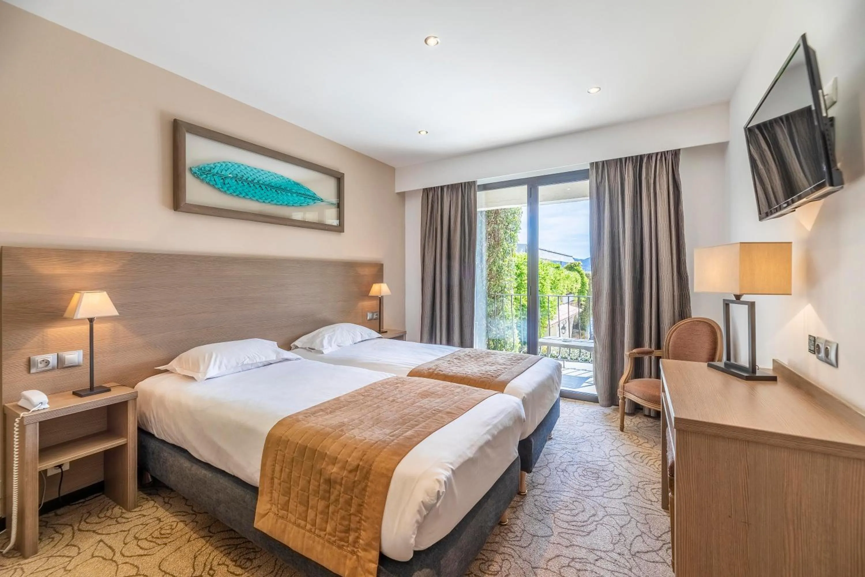Twin Room - Sea Side in Hotel Shegara