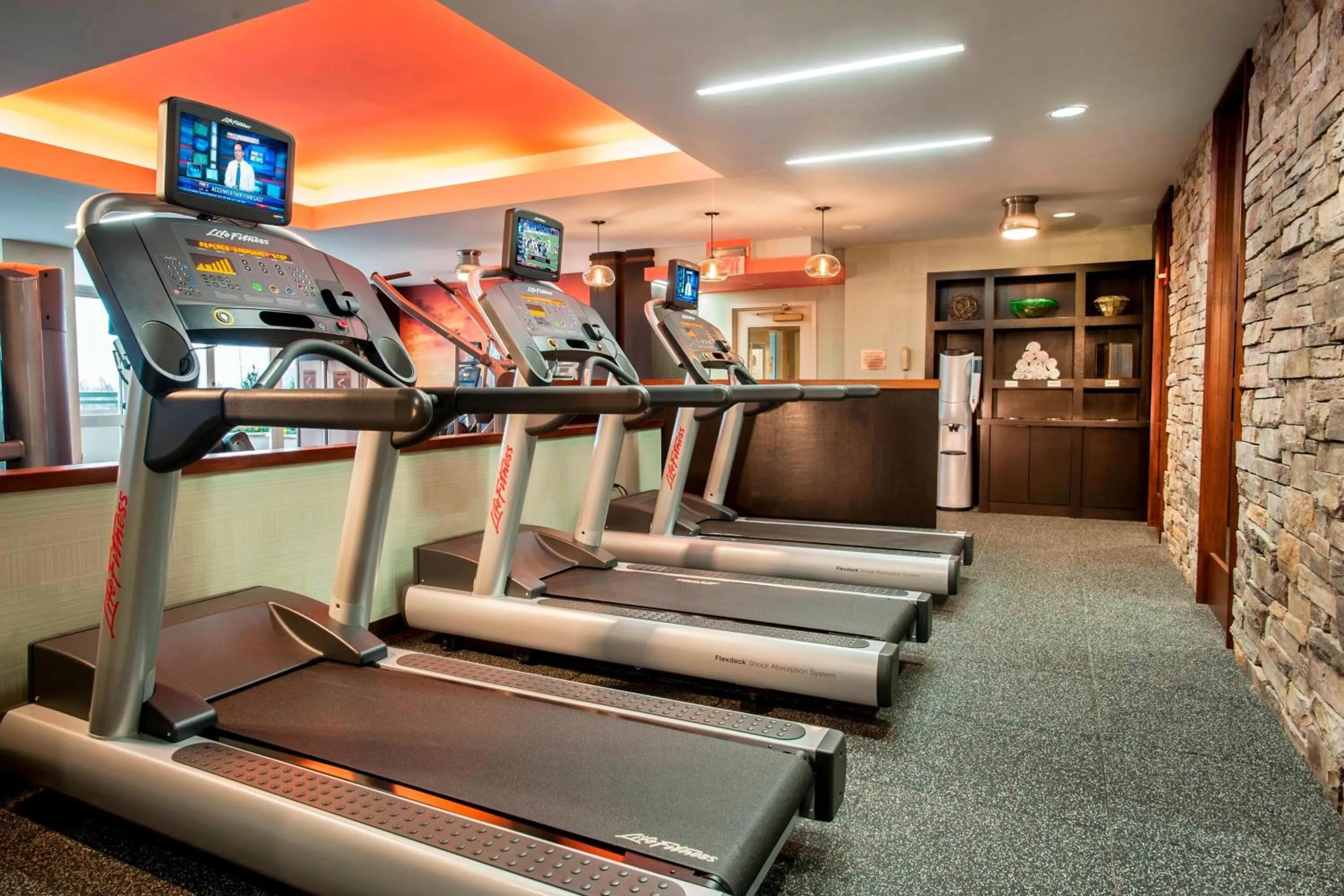 Fitness centre/facilities in Courtyard by Marriott Tysons McLean