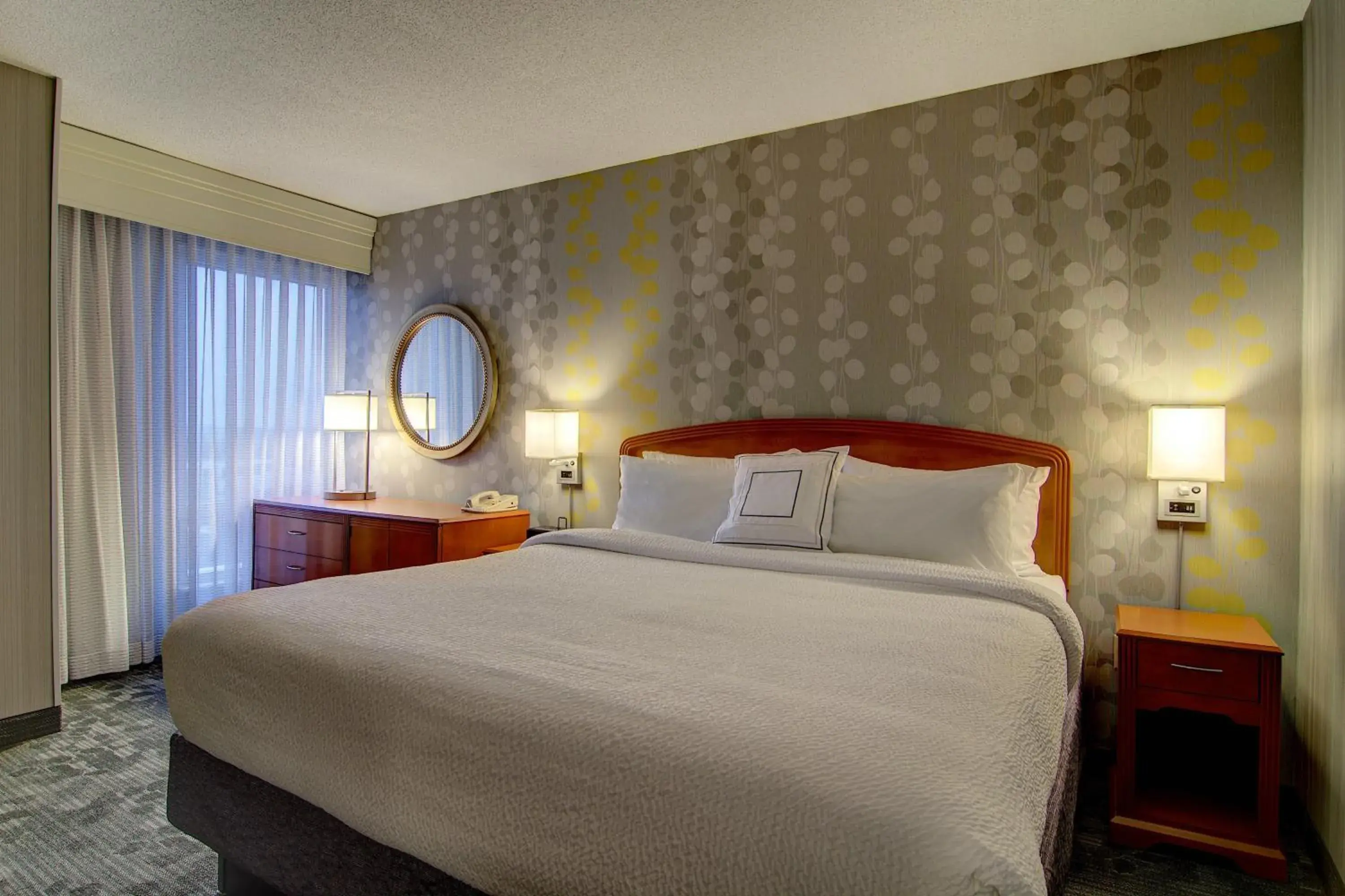 King Suite in Courtyard by Marriott Tysons McLean King Suite in Courtyard by Marriott Tysons McLean