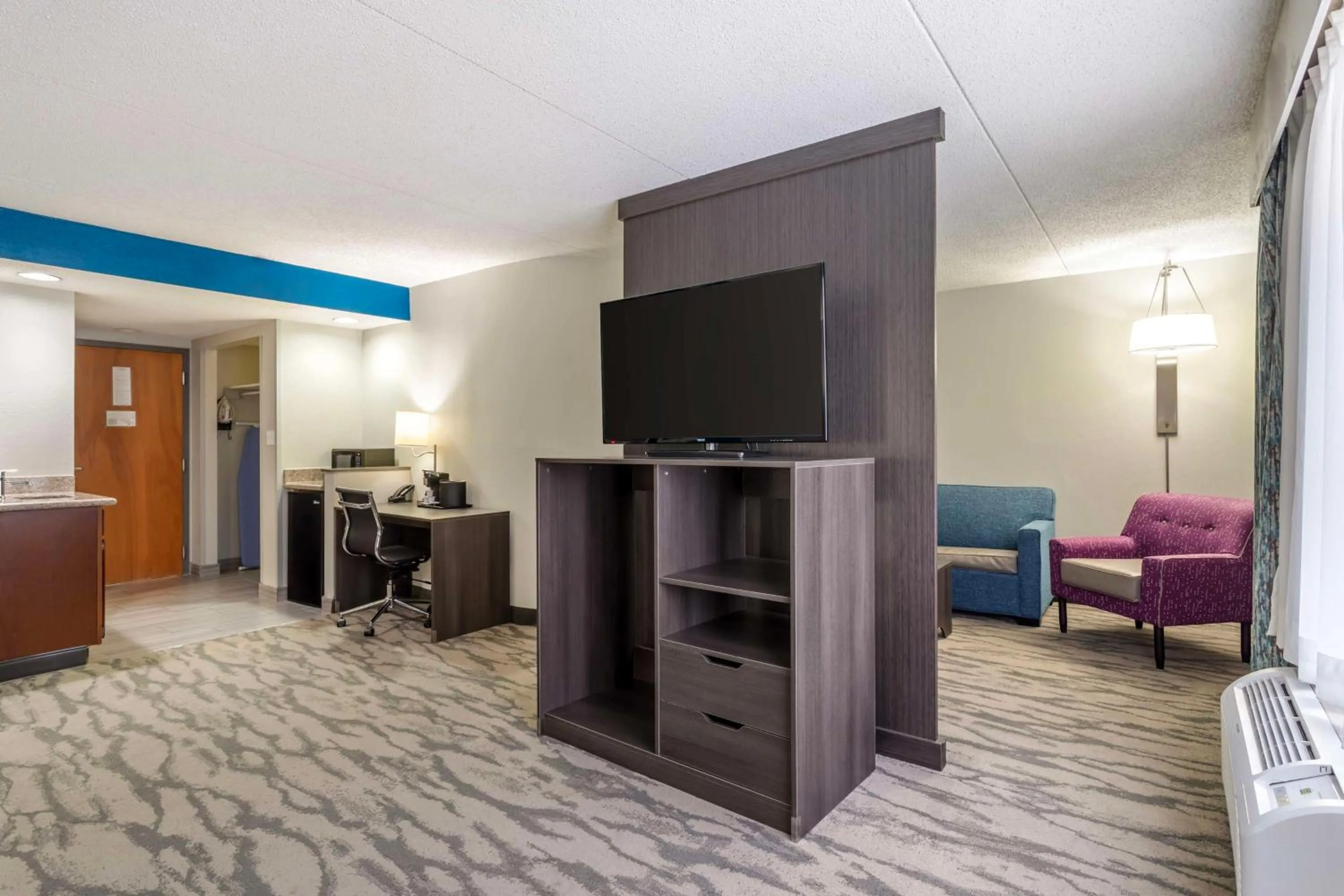 Photo of the whole room in Best Western Plus Knoxville Cedar Bluff