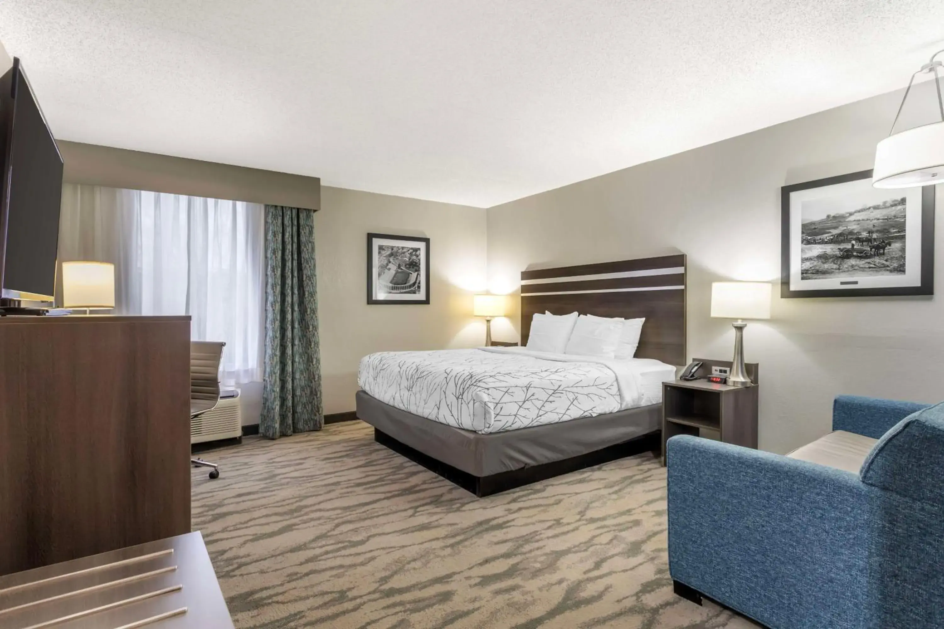 Bedroom, Bed in Best Western Plus Knoxville Cedar Bluff Bedroom, Bed in Best Western Plus Knoxville Cedar Bluff