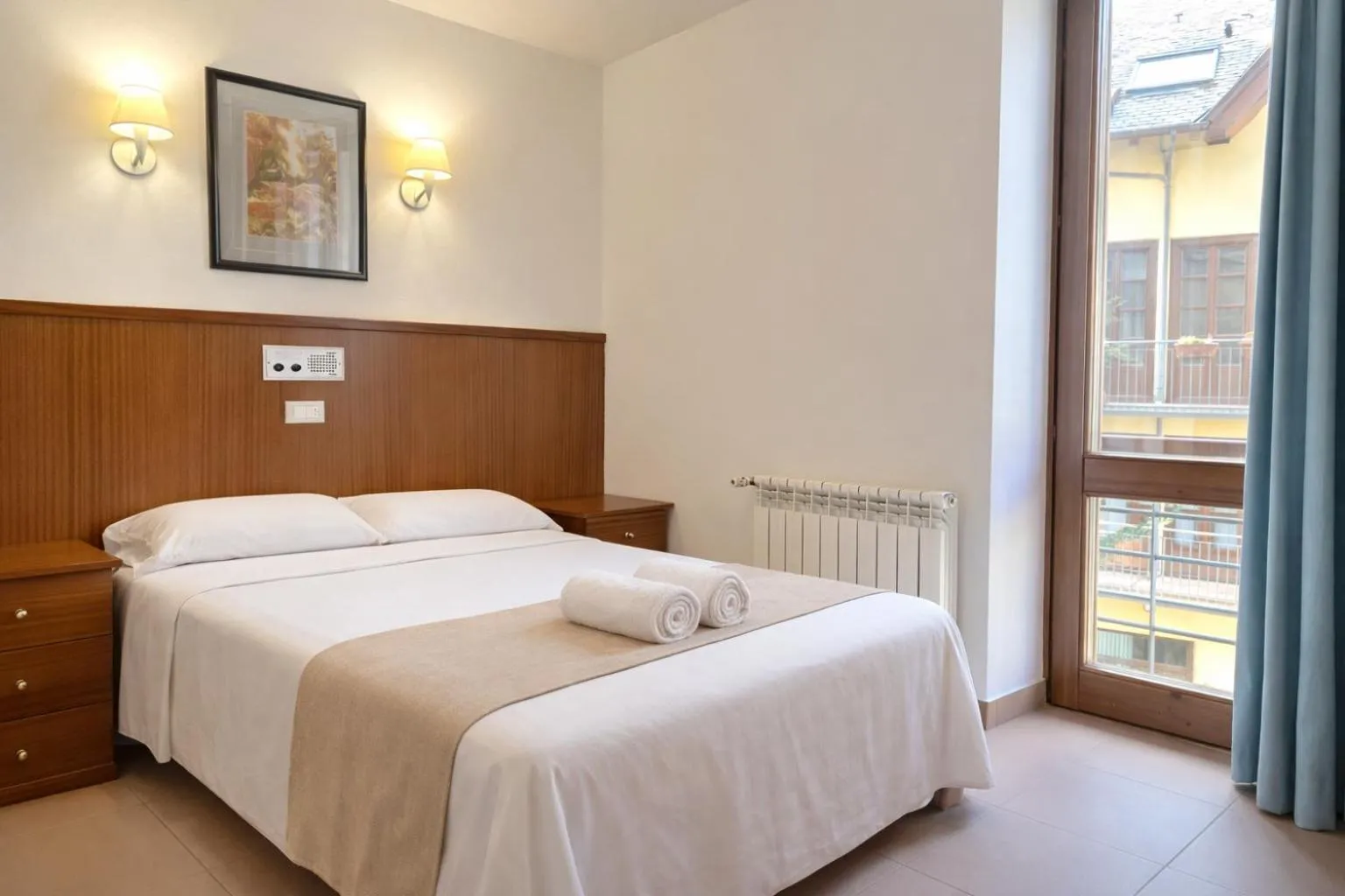 Comfort Triple Room in Hotel La Creu by RdA Hotels
