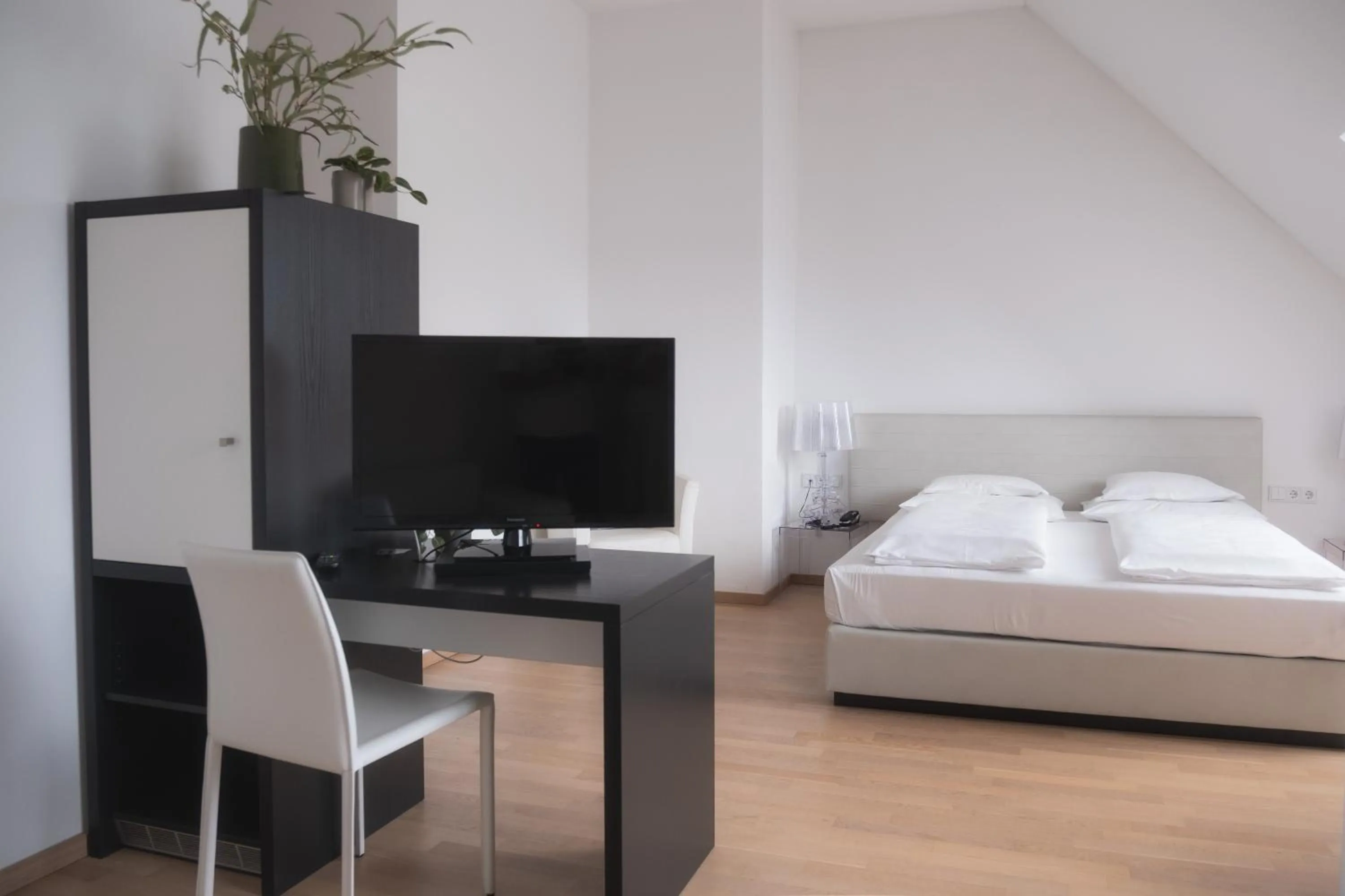 TV and multimedia, Bed in City-Hotel