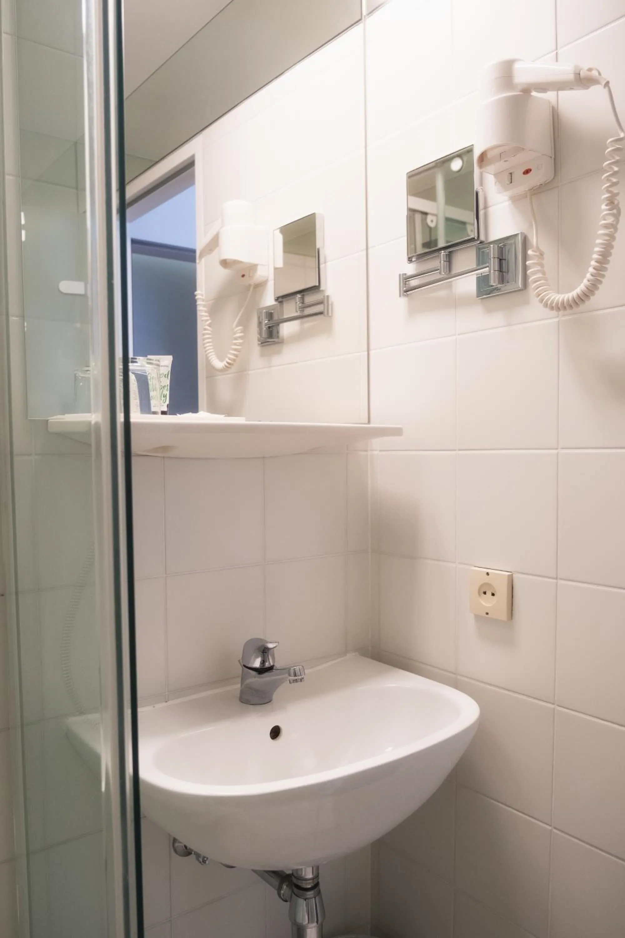 Bathroom in City-Hotel