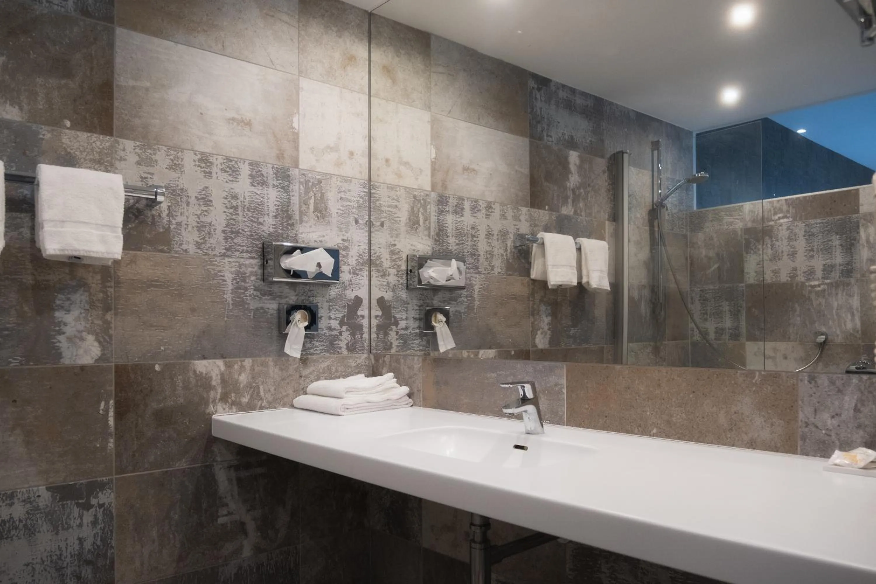 Bathroom in City-Hotel