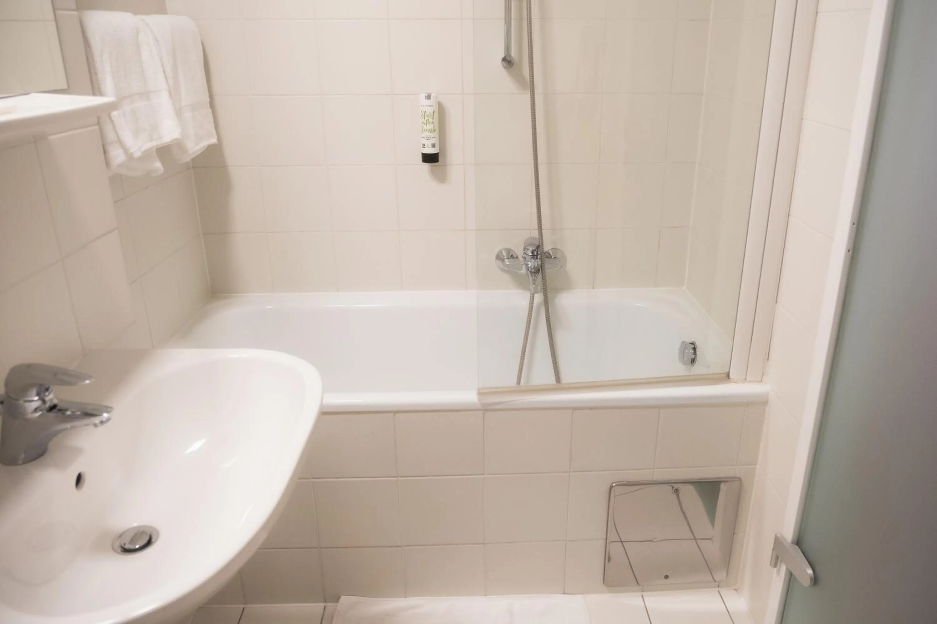 Bathroom in City-Hotel