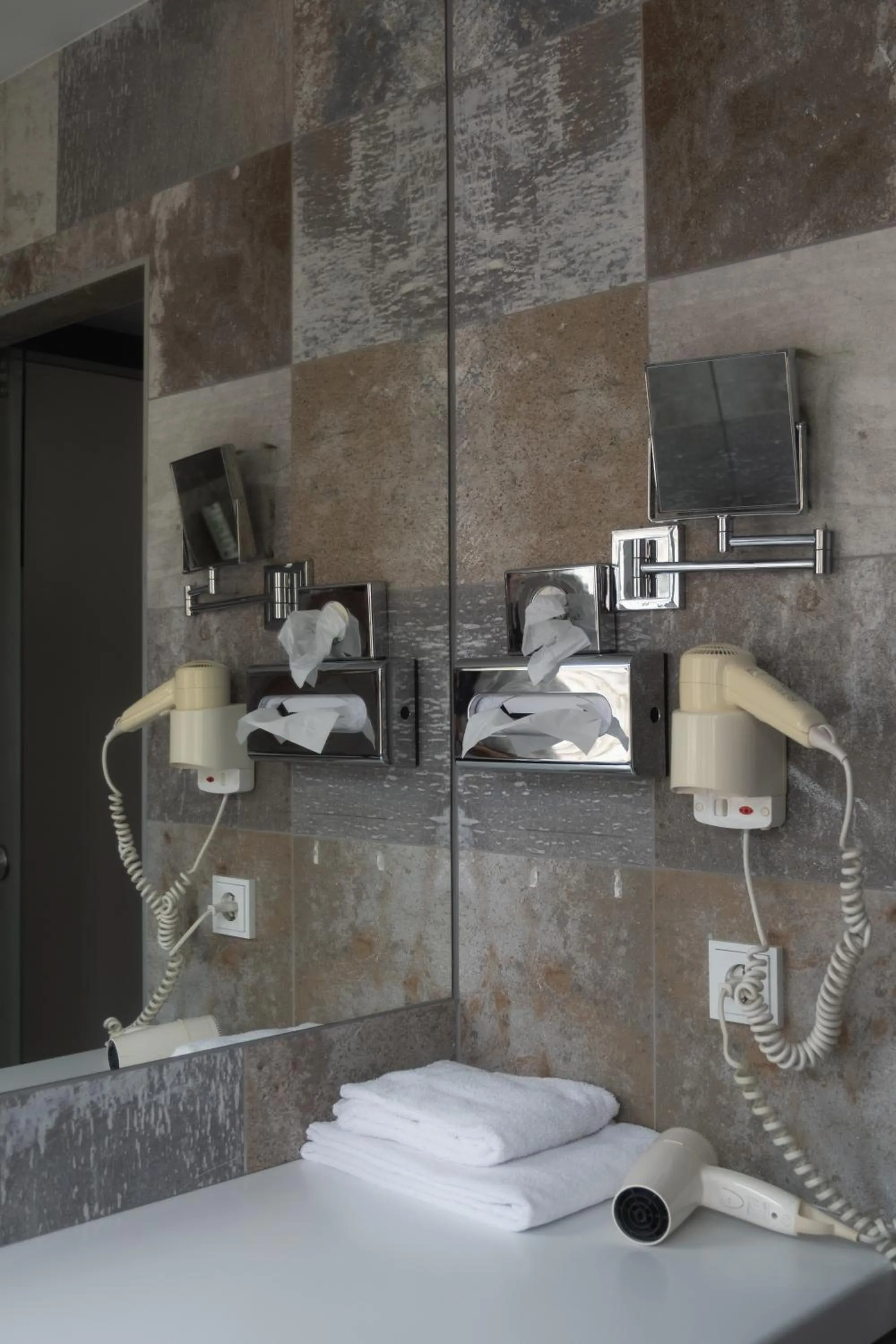 Bathroom in City-Hotel