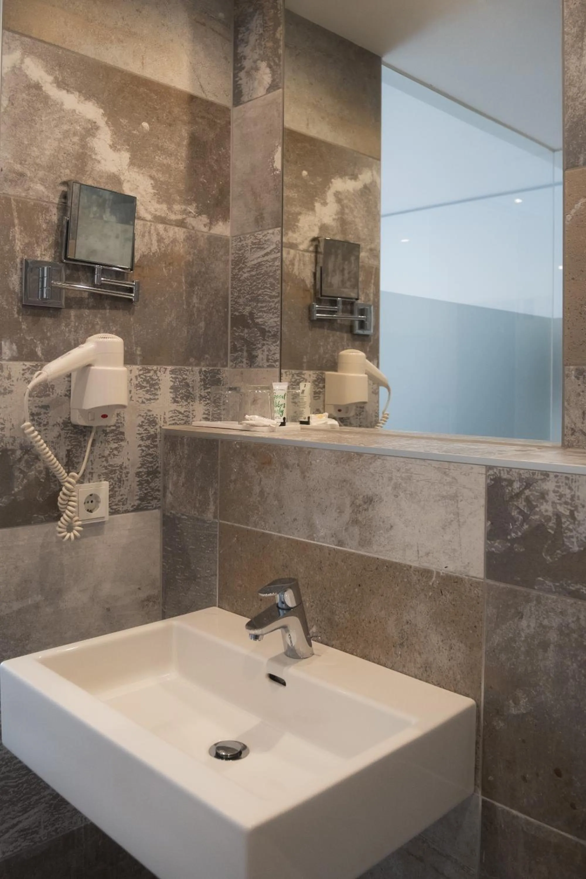 Bathroom in City-Hotel