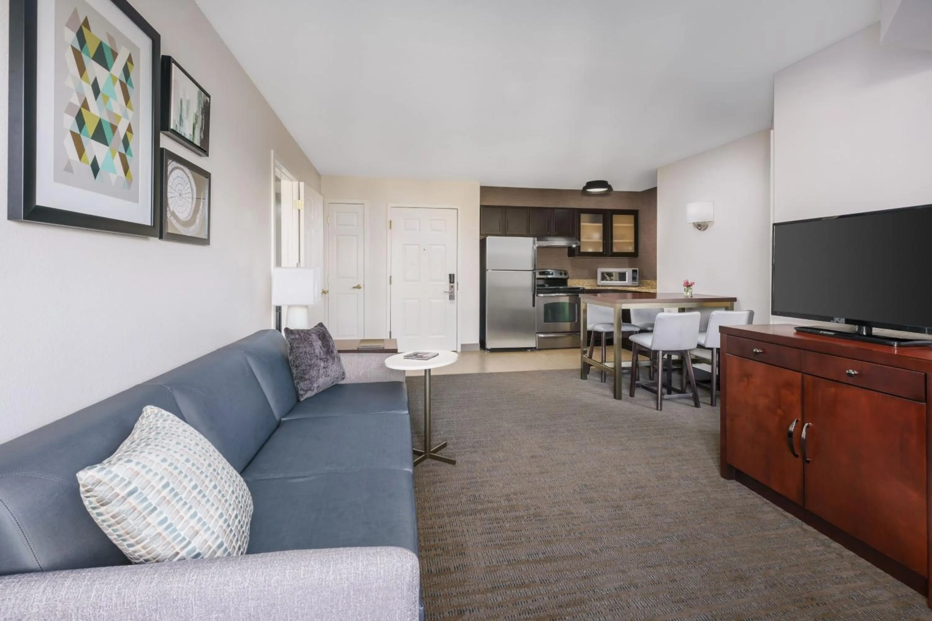 Living room in Residence Inn Gaithersburg Washingtonian Center