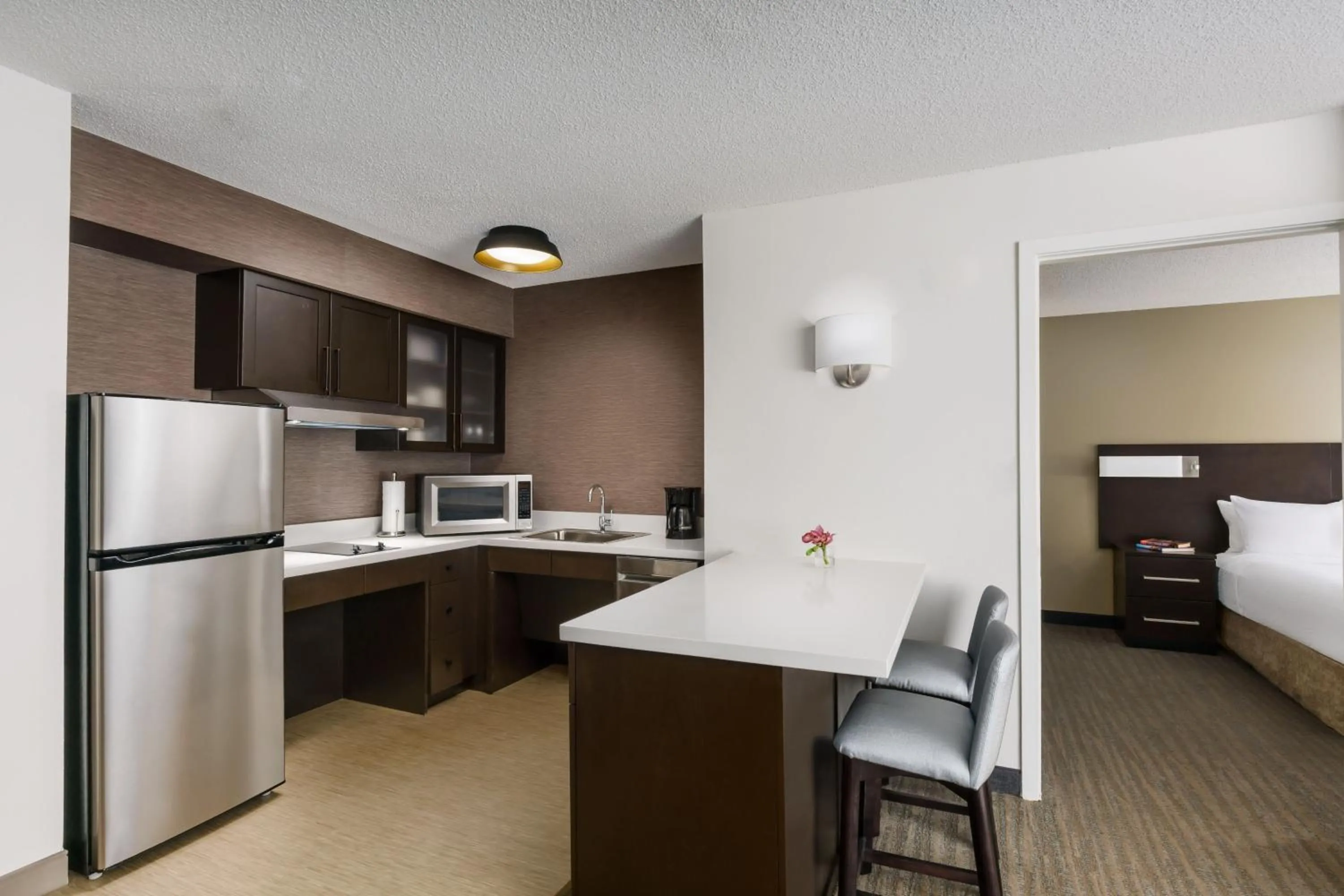 Kitchen or kitchenette, Bed in Residence Inn Gaithersburg Washingtonian Center