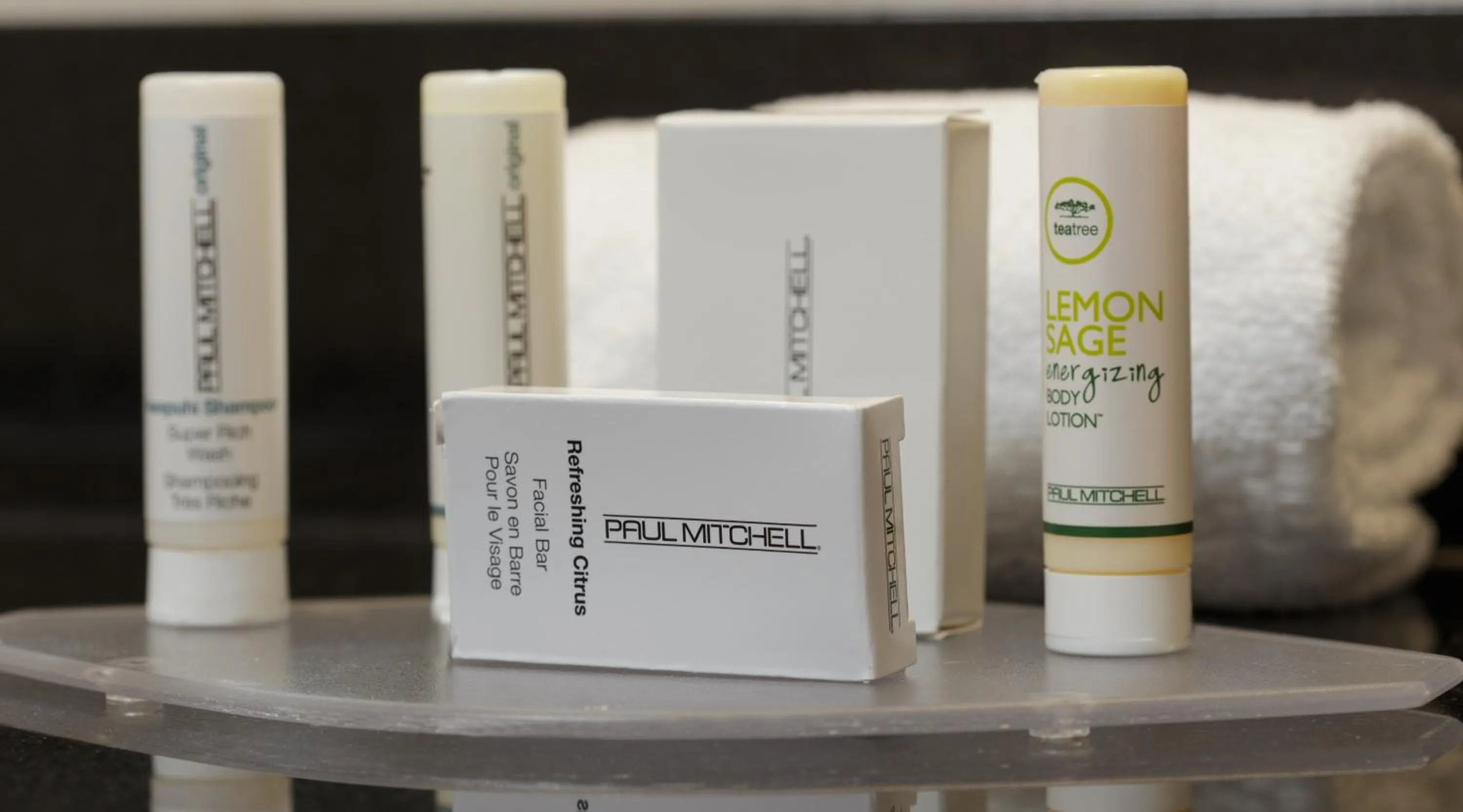 Bathroom in Fairfield Inn & Suites by Marriott Belleville