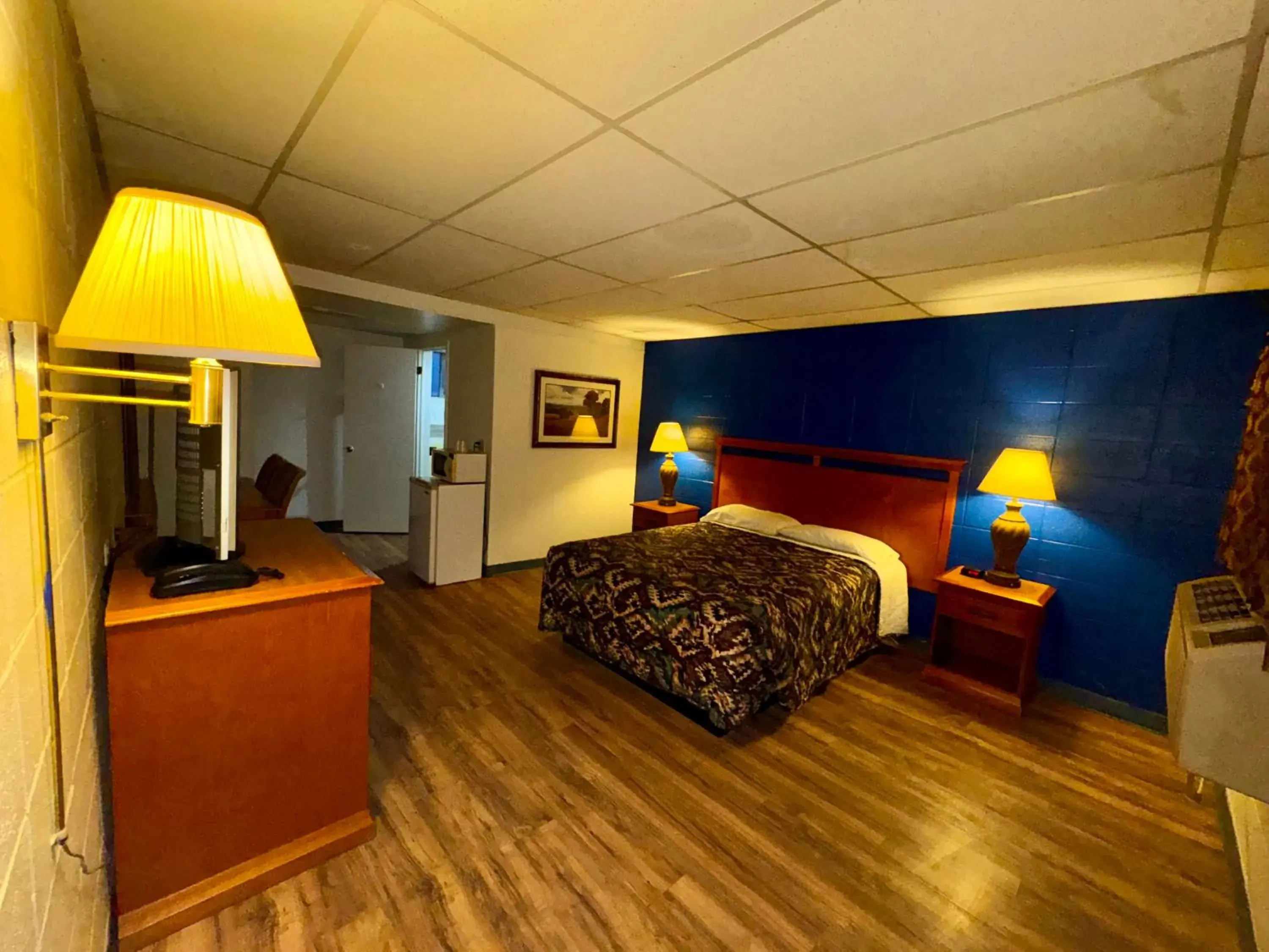 Queen Bed Non-Smoking in Capital O Budget Inn Ontario I-84 Queen Bed Non-Smoking in Capital O Budget Inn Ontario I-84