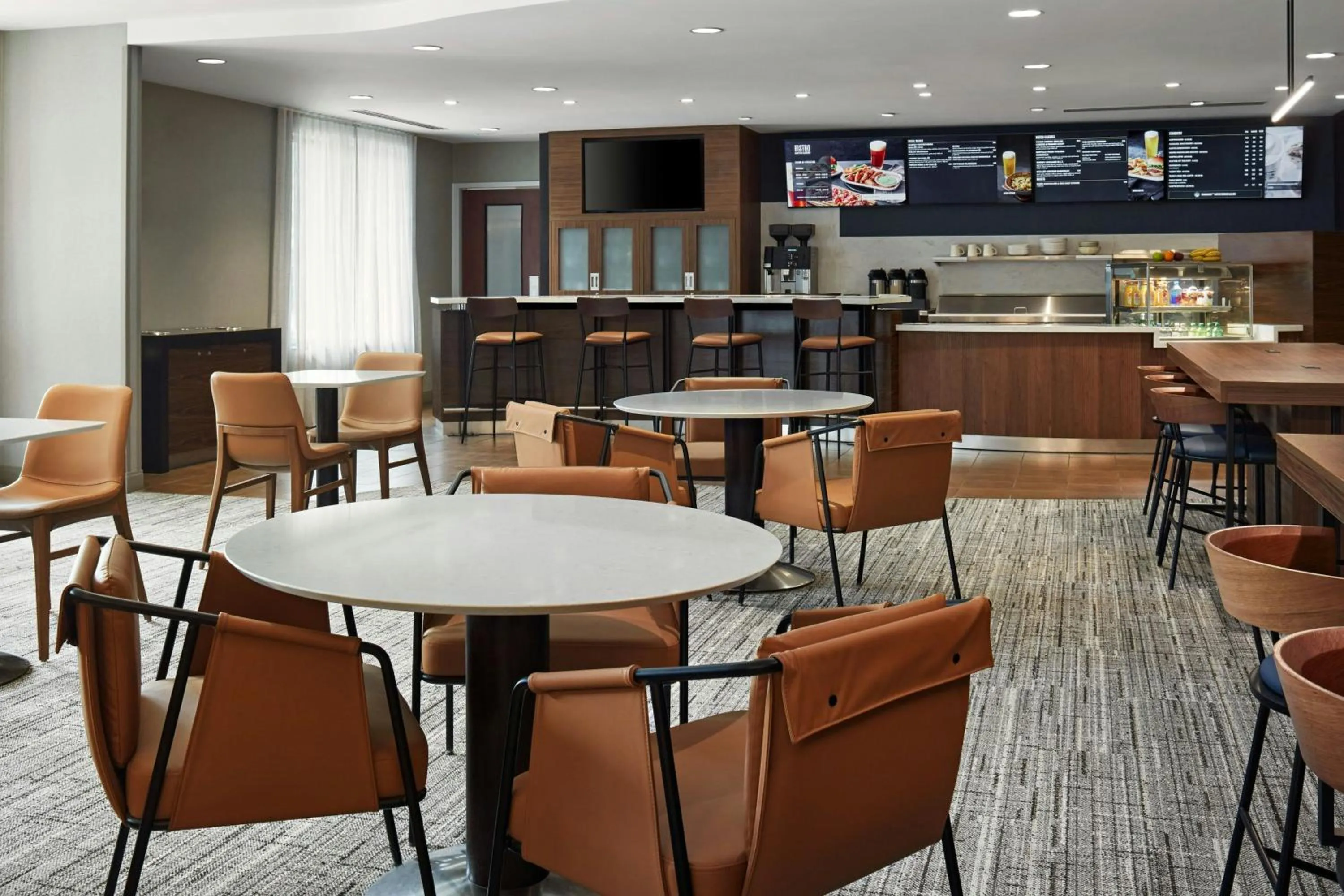 Restaurant/places to eat in Courtyard by Marriott Hamilton