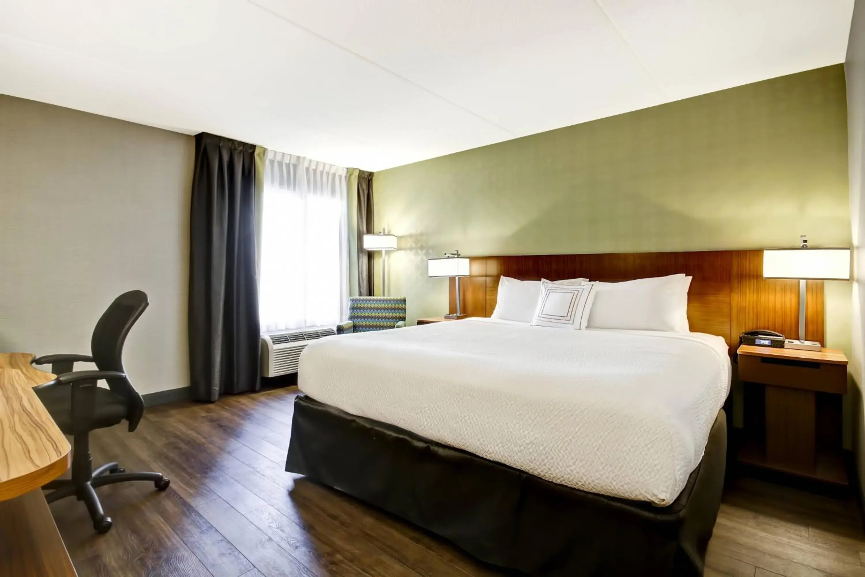 Guest Room, 1 King in Fairfield Inn & Suites by Marriott Guelph Guest Room, 1 King in Fairfield Inn & Suites by Marriott Guelph