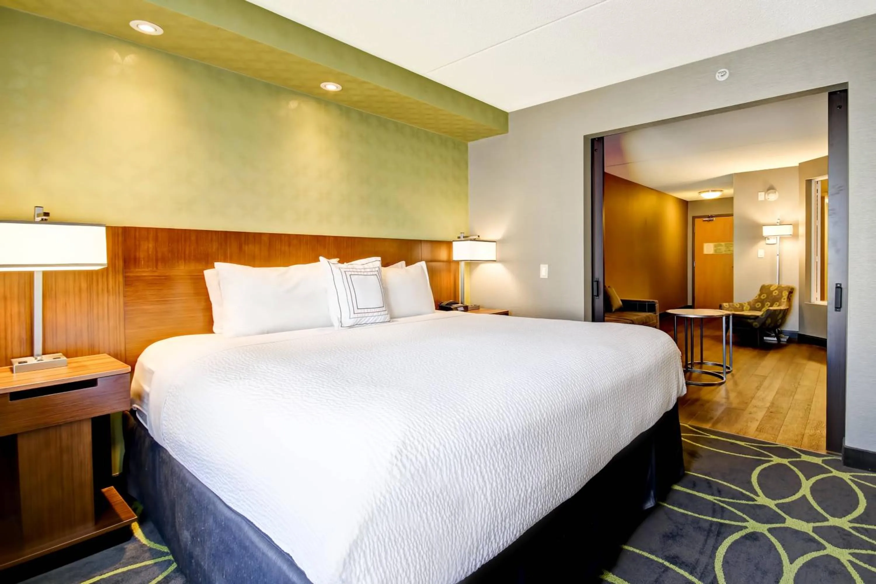 Swimming pool, Bed in Fairfield Inn & Suites by Marriott Guelph