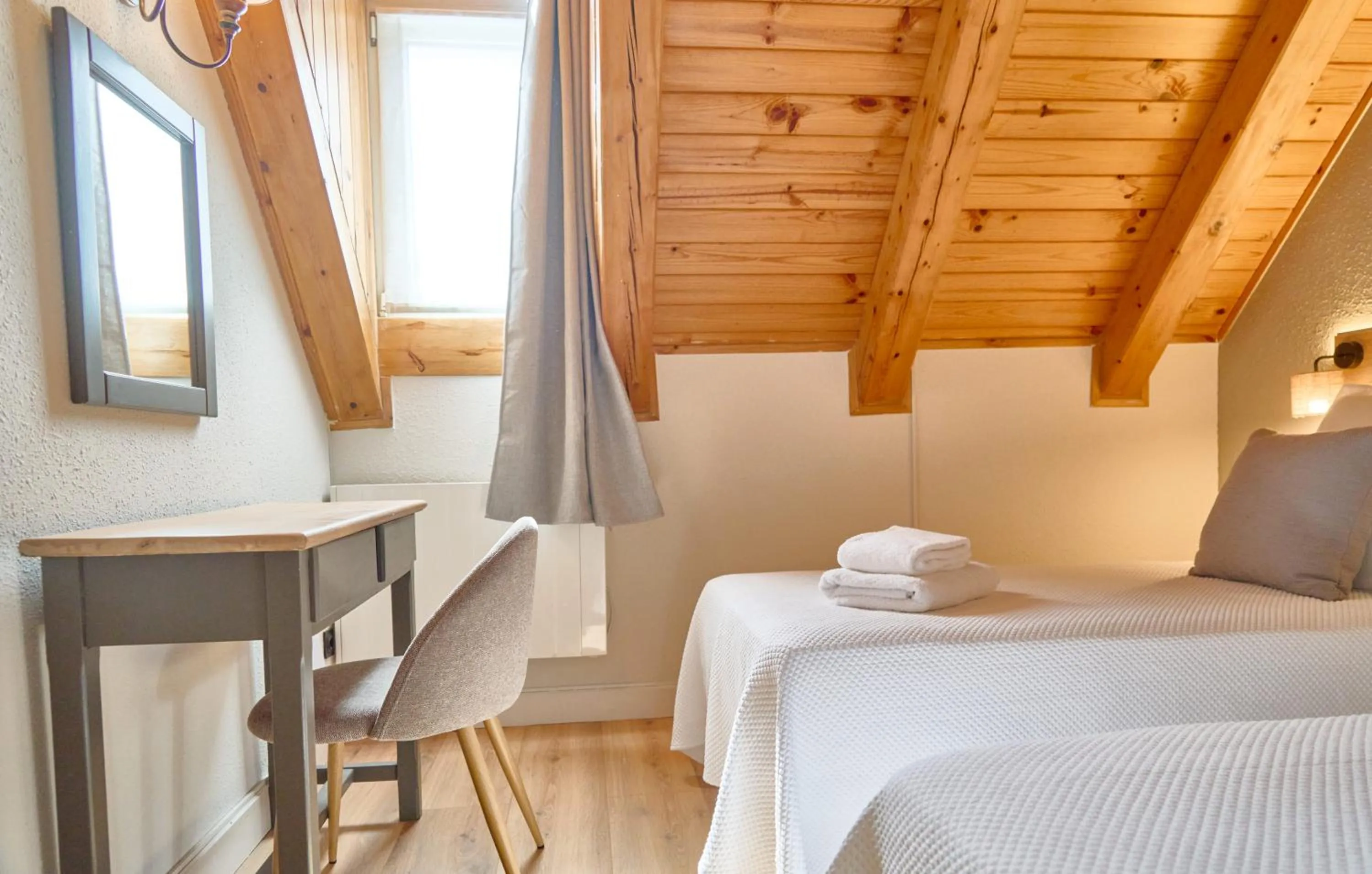 Photo of the whole room, Bed in Hotel Anglada