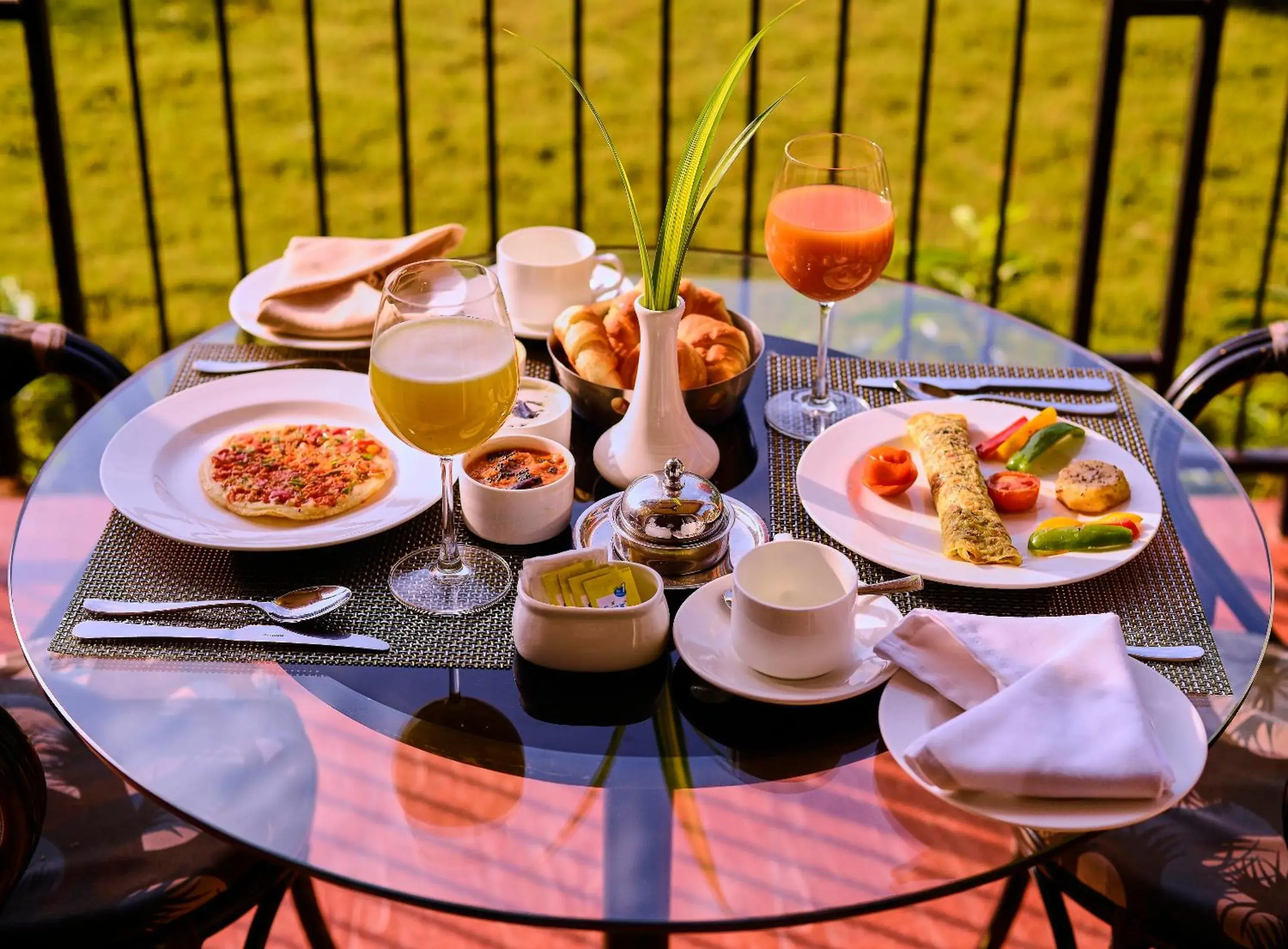 Food and drinks in Sterling Kanha Food and drinks in Sterling Kanha