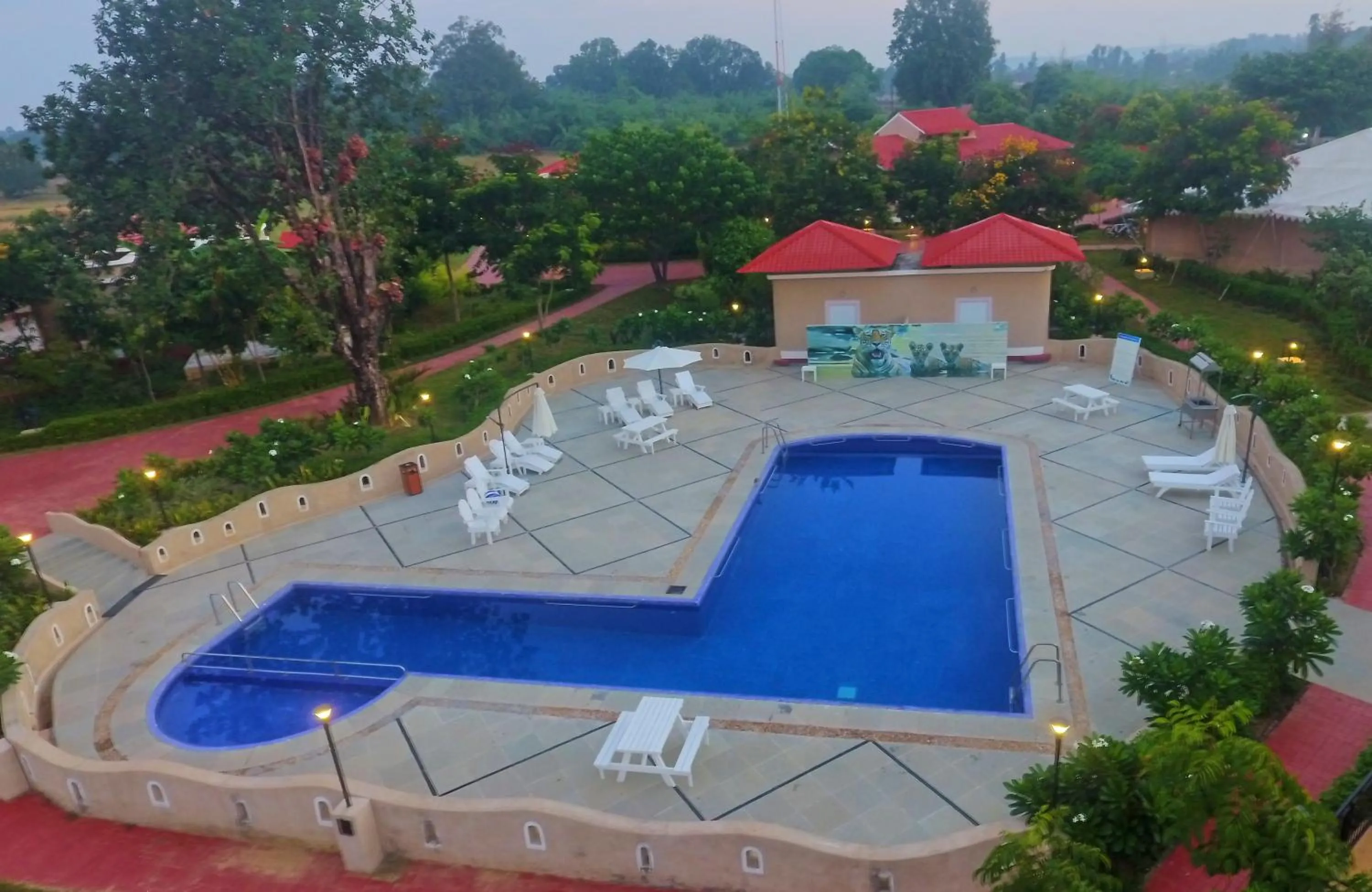 Swimming pool in Sterling Kanha
