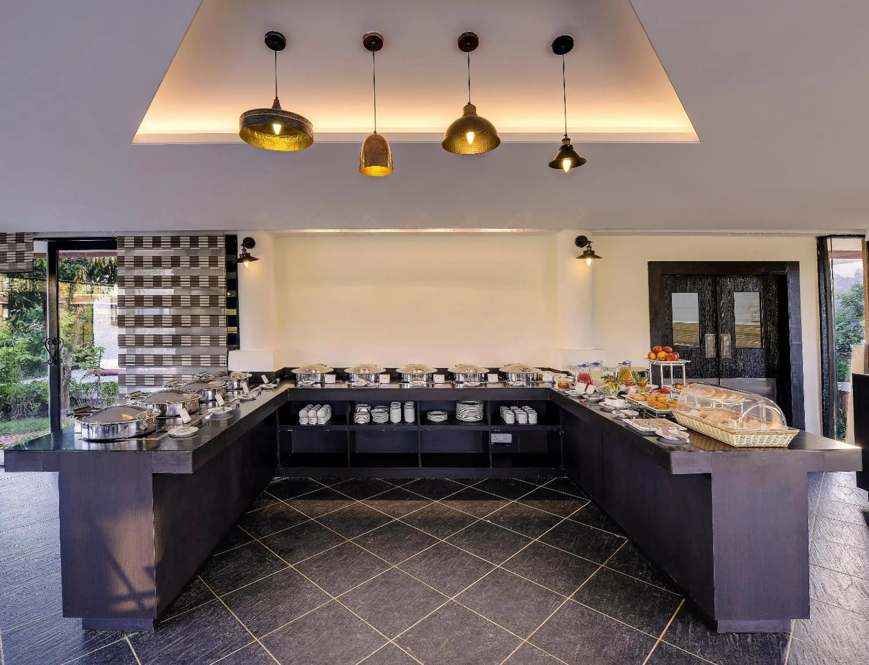 Restaurant/places to eat in Sterling Kanha Restaurant/places to eat in Sterling Kanha