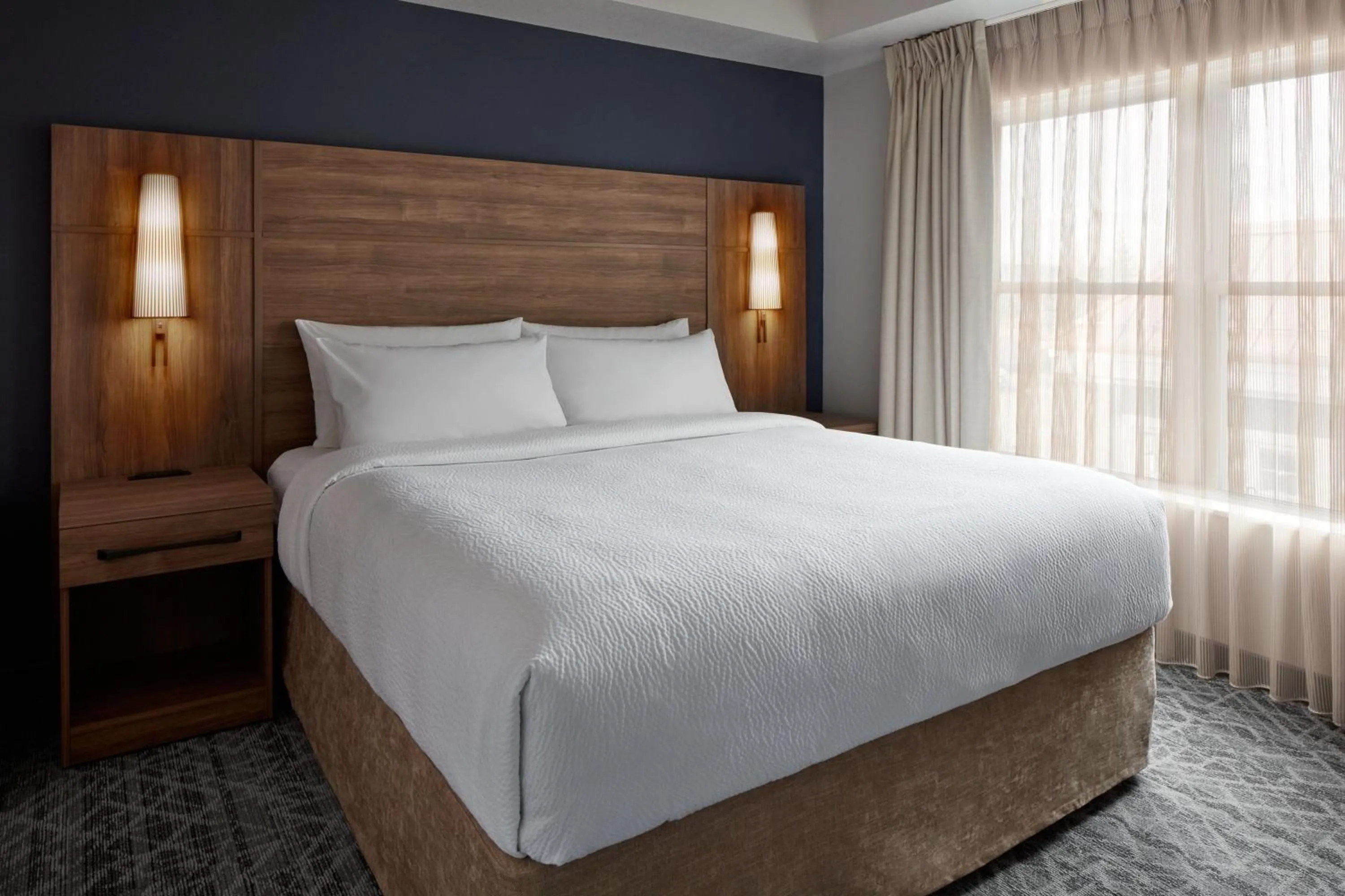 Photo of the whole room, Bed in Residence Inn by Marriott Mississauga-Airport Corporate Centre West