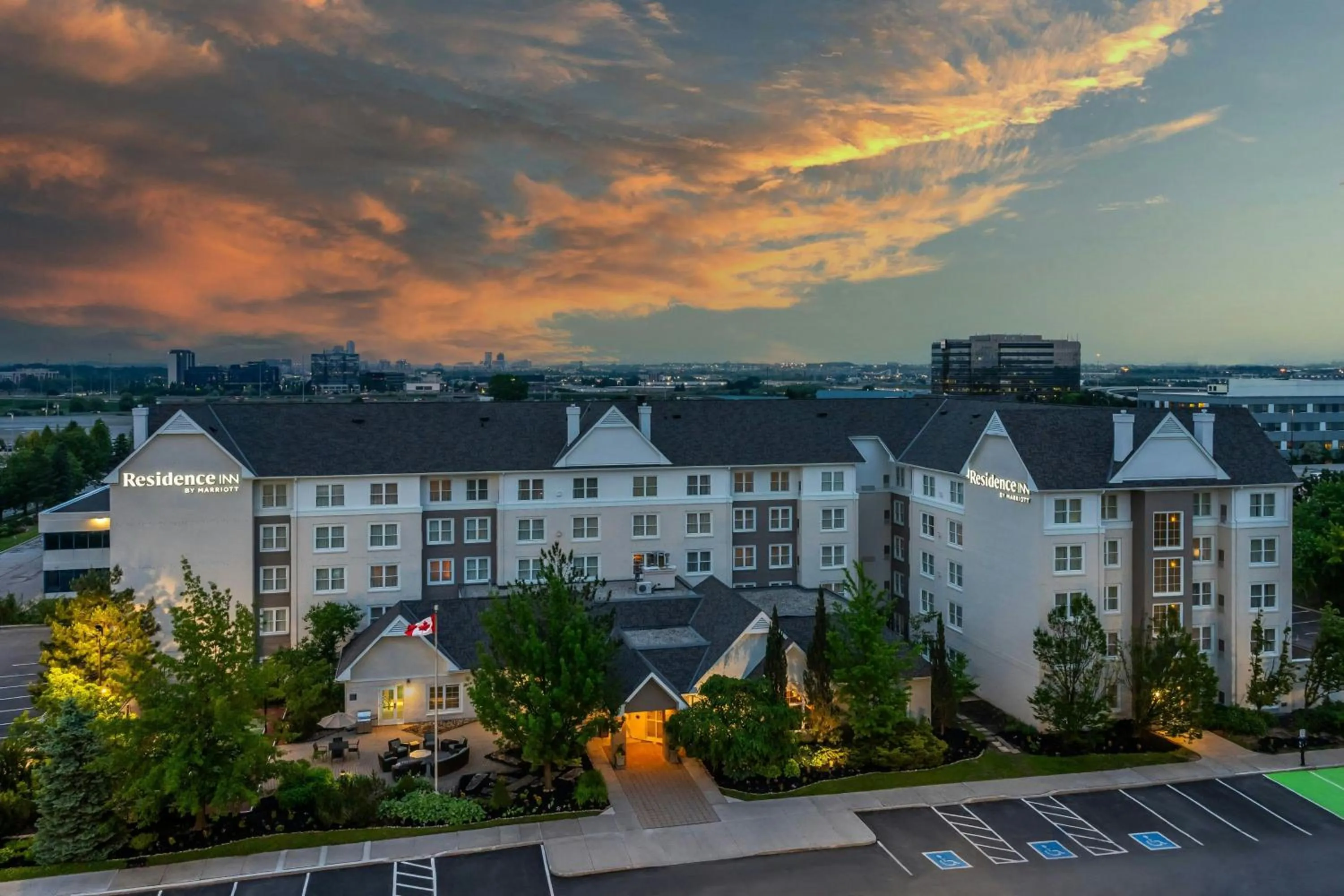 Property building in Residence Inn by Marriott Toronto Markham