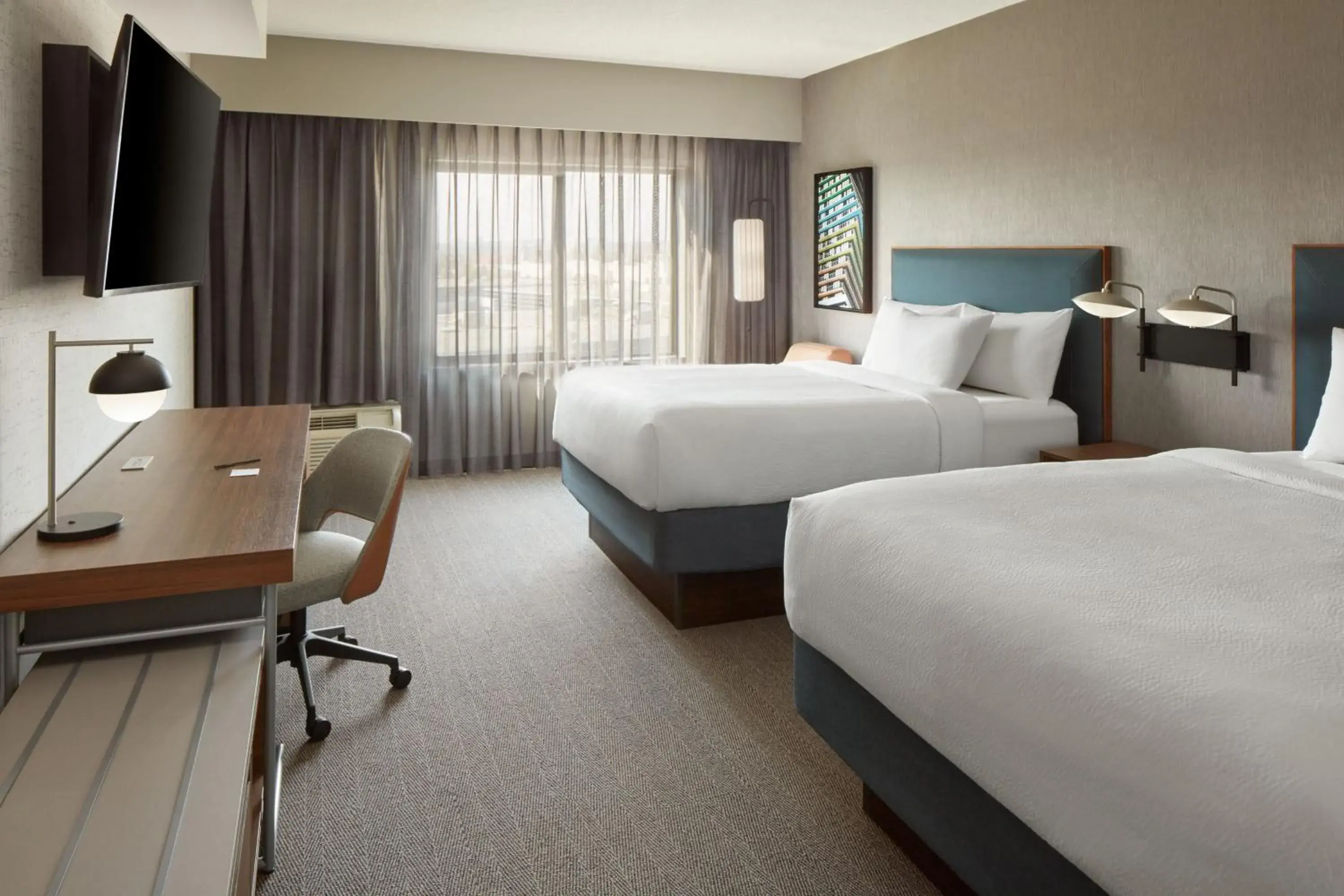 Queen Room with Two Queen Beds in Courtyard by Marriott Mississauga-Airport Corporate Centre West Queen Room with Two Queen Beds in Courtyard by Marriott Mississauga-Airport Corporate Centre West