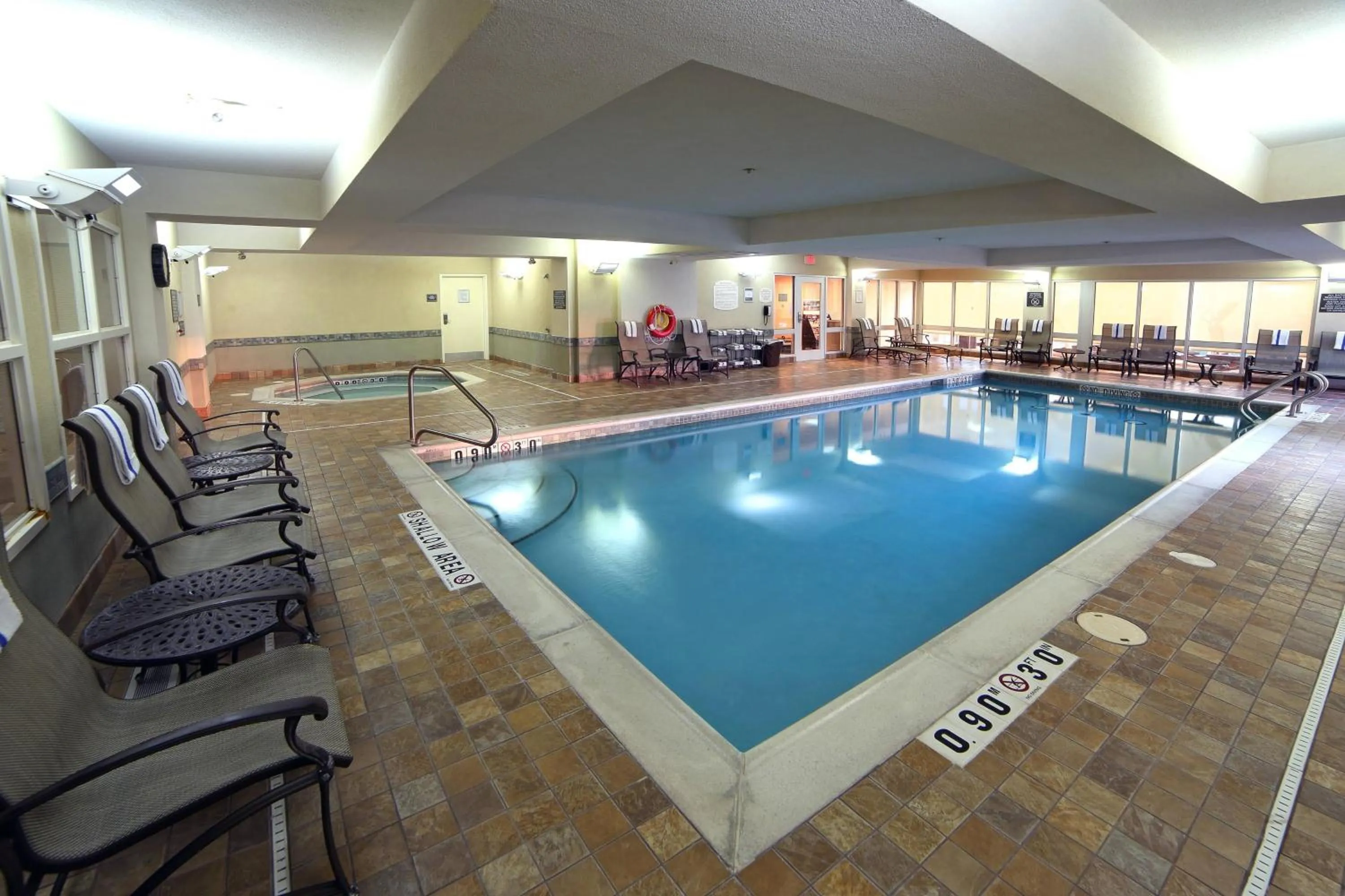 Swimming pool in Residence Inn by Marriott Toronto Vaughan