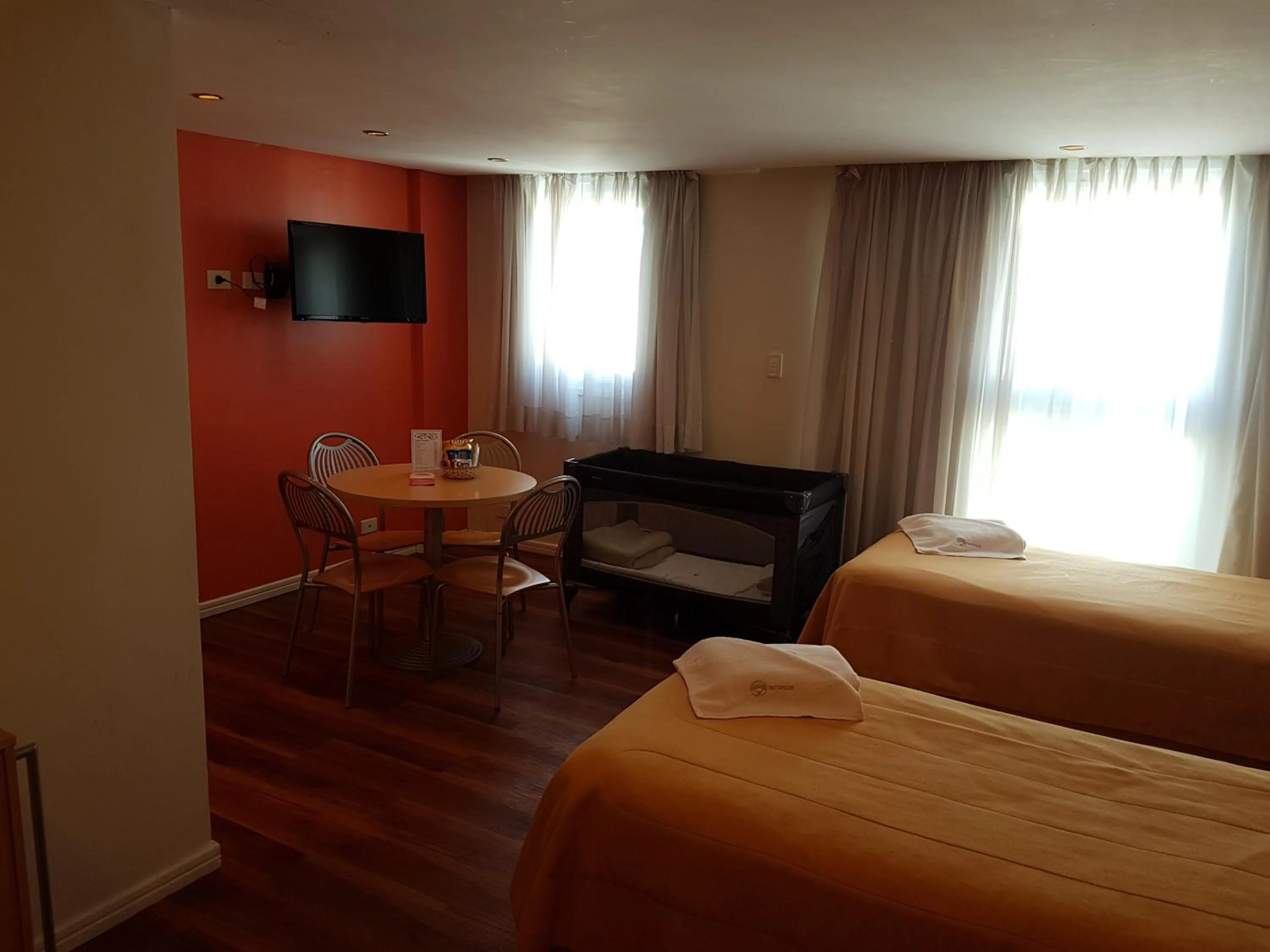 Photo of the whole room, Bed in Intersur Suites