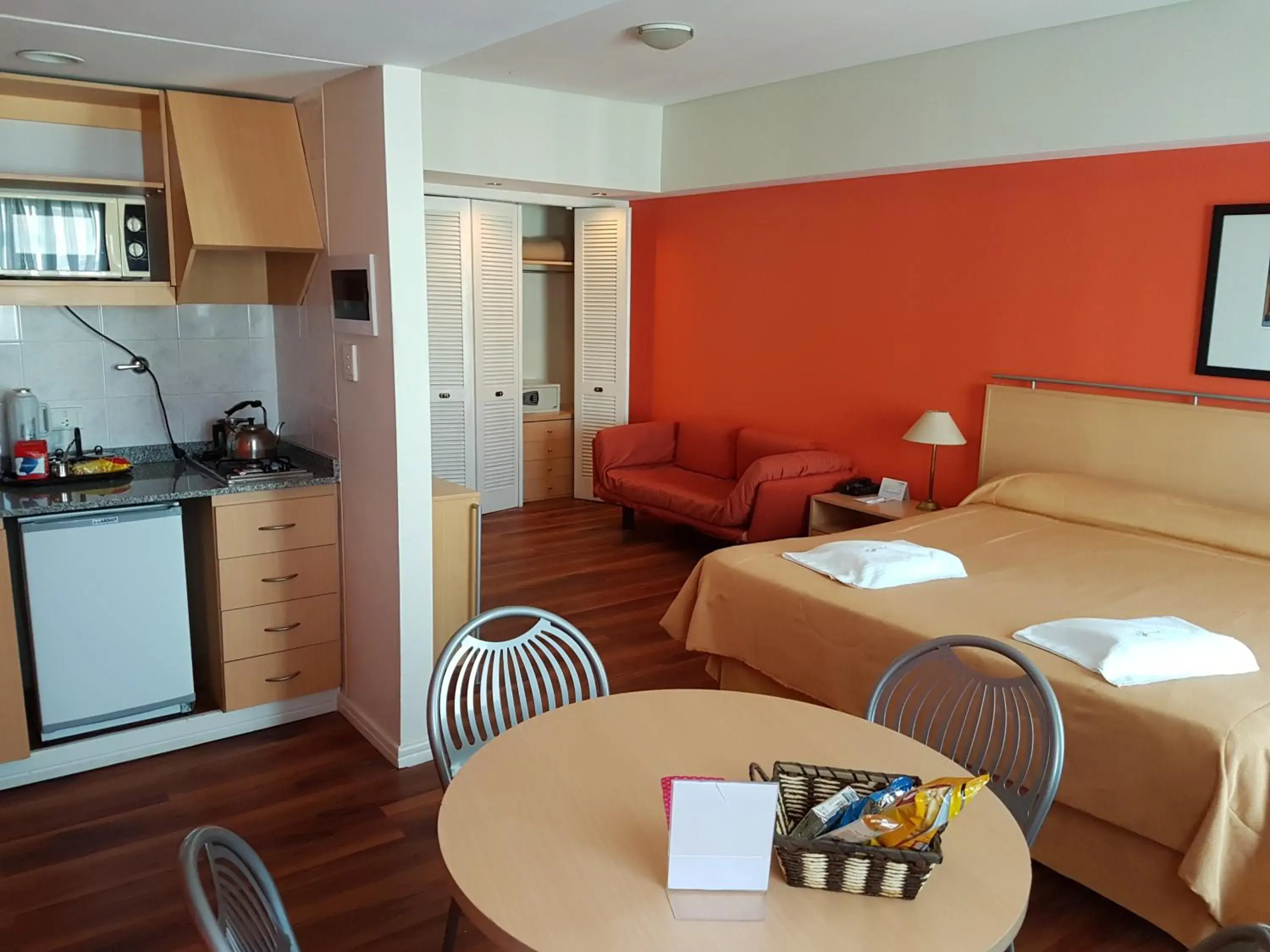 Double Room in Intersur Suites Double Room in Intersur Suites