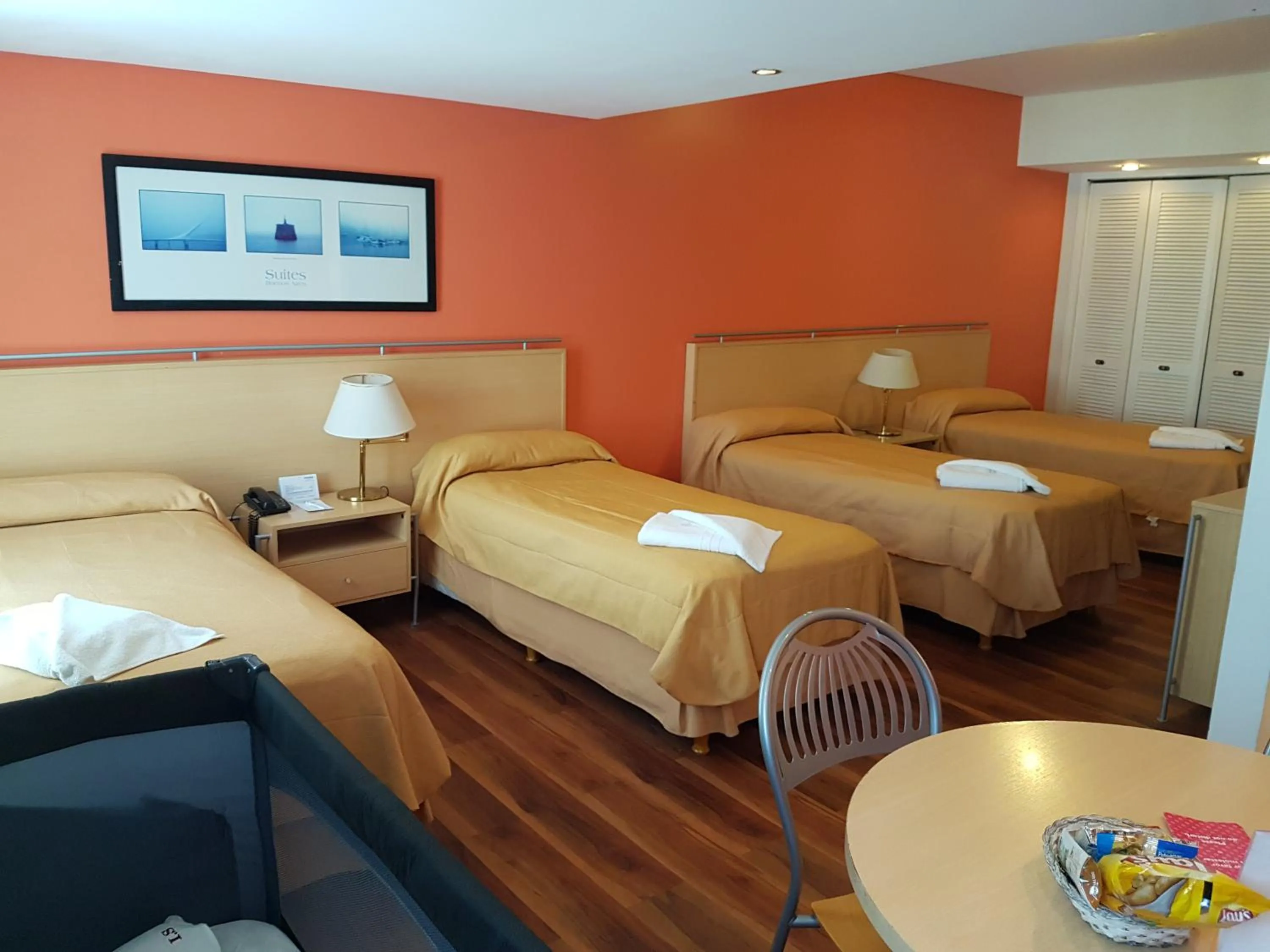 Photo of the whole room, Bed in Intersur Suites