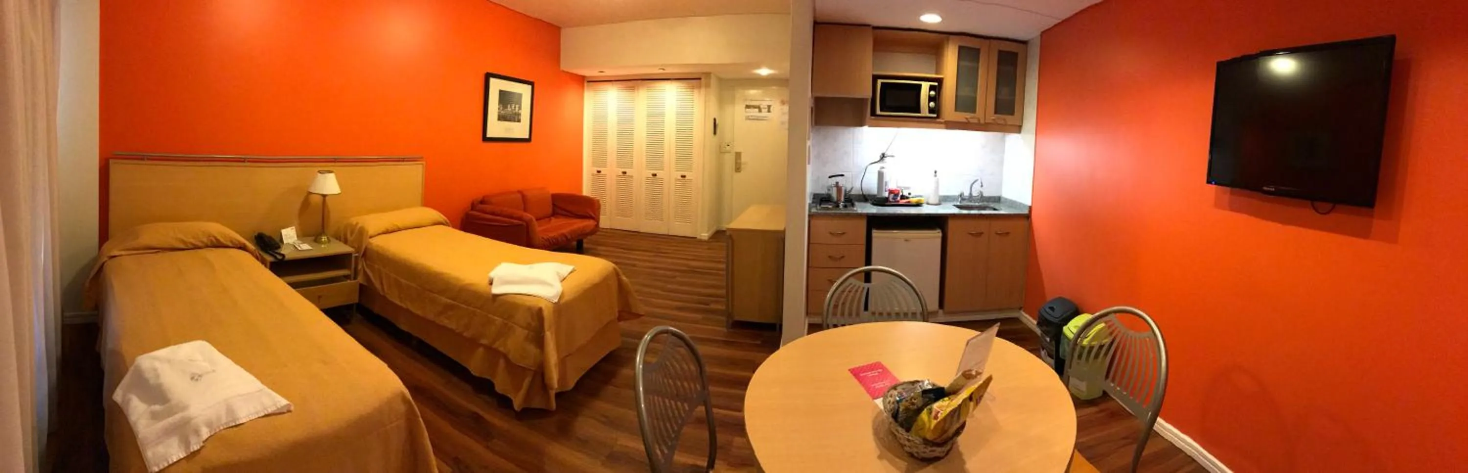 Photo of the whole room, Bed in Intersur Suites