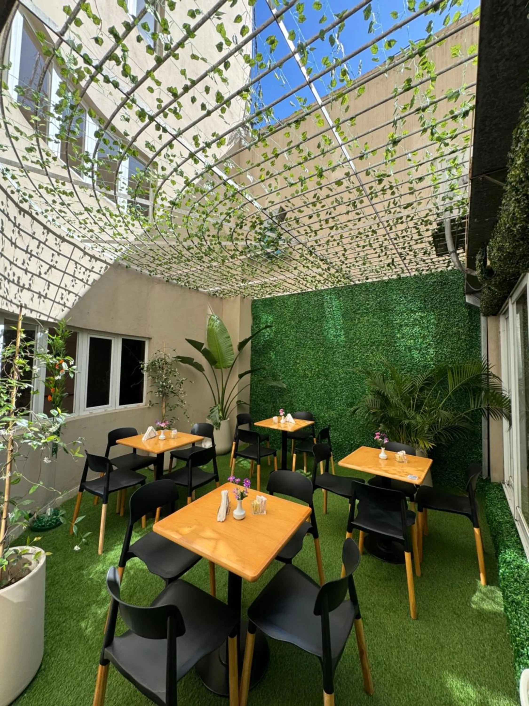 Intersur Suites