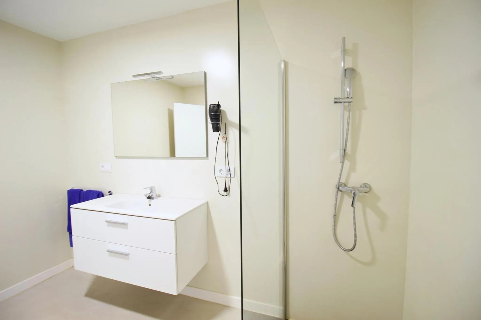 Bathroom in Apartamentos Moraña