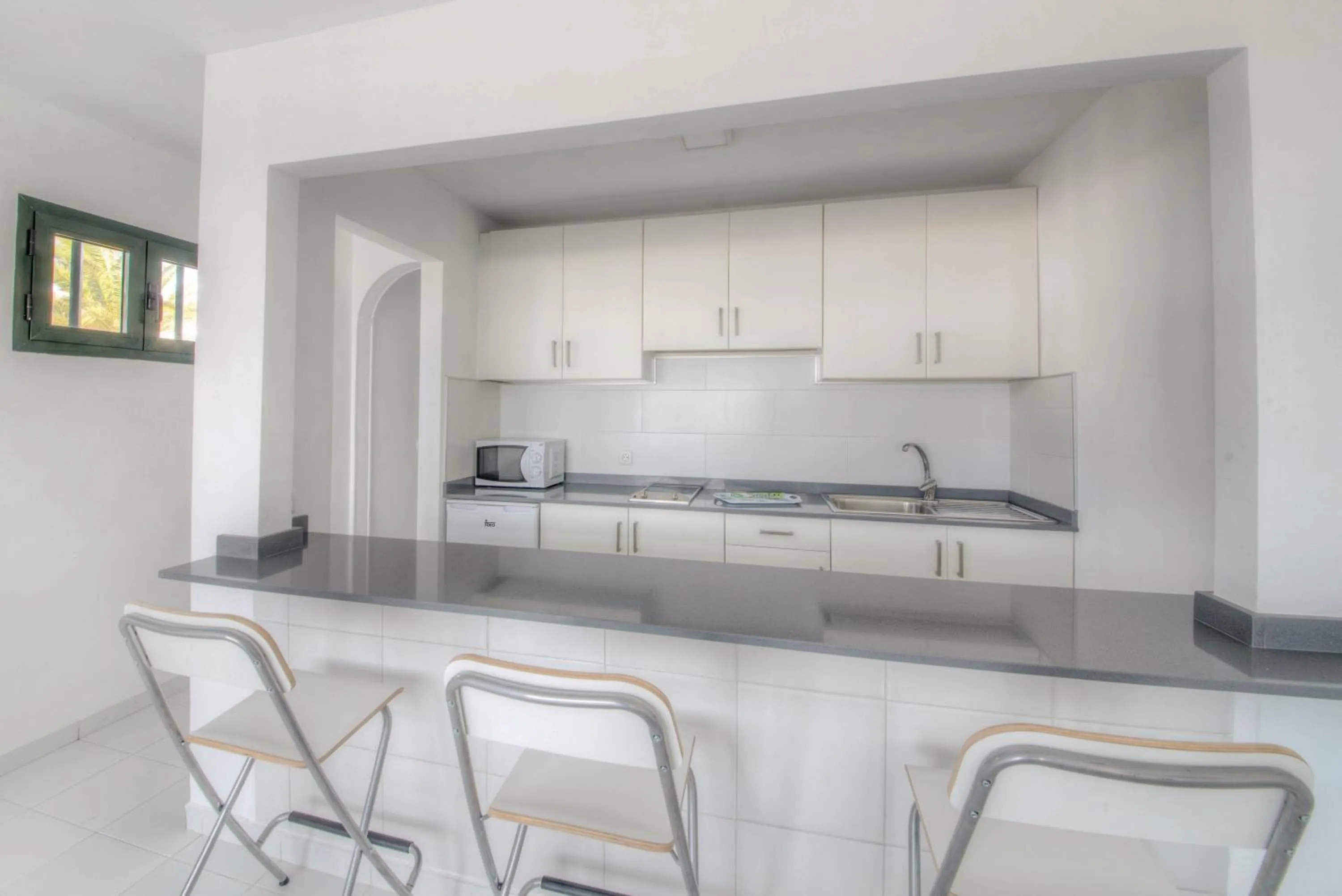 Kitchen or kitchenette in Apartamentos Moraña