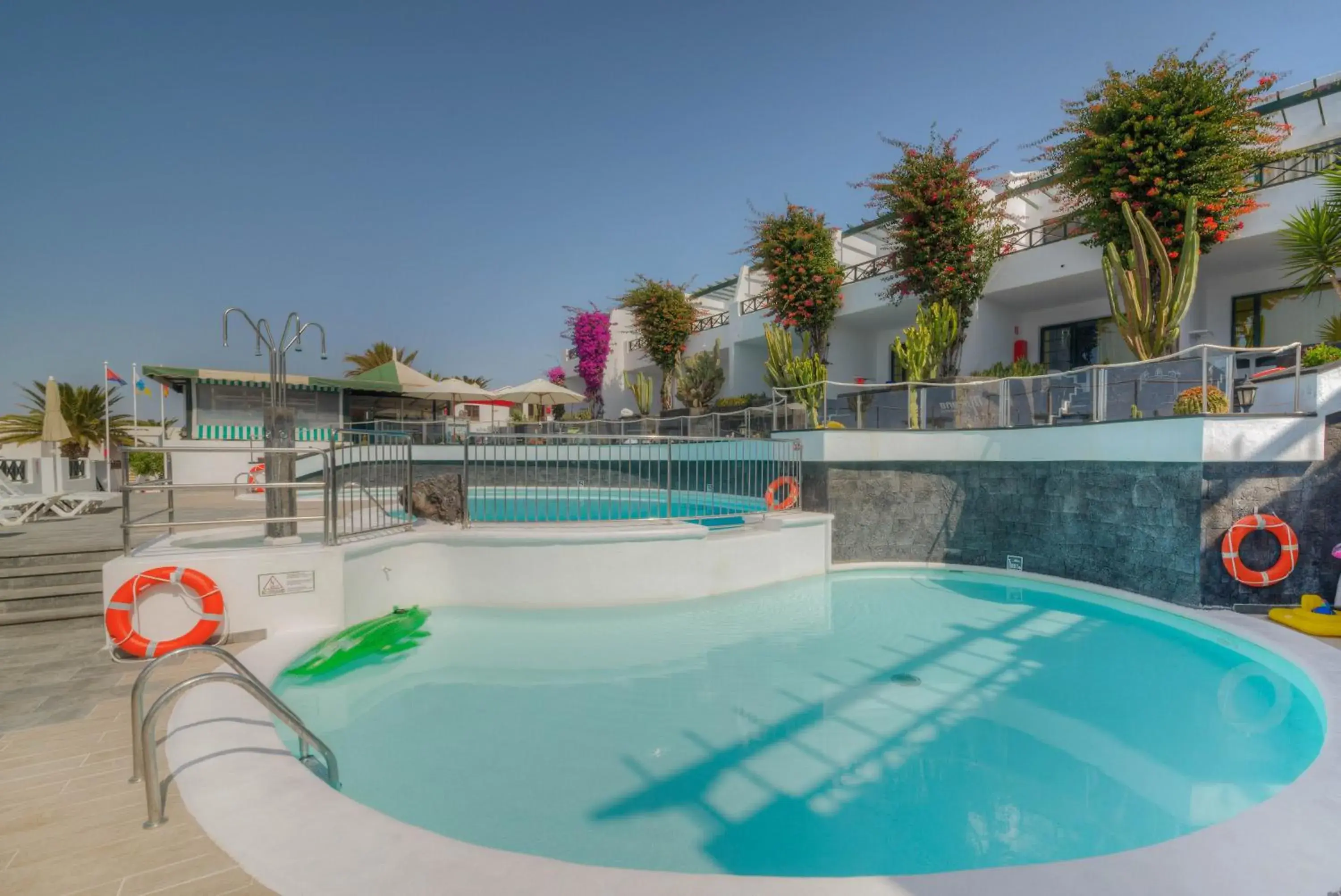 Swimming pool in Apartamentos Moraña Swimming pool in Apartamentos Moraña