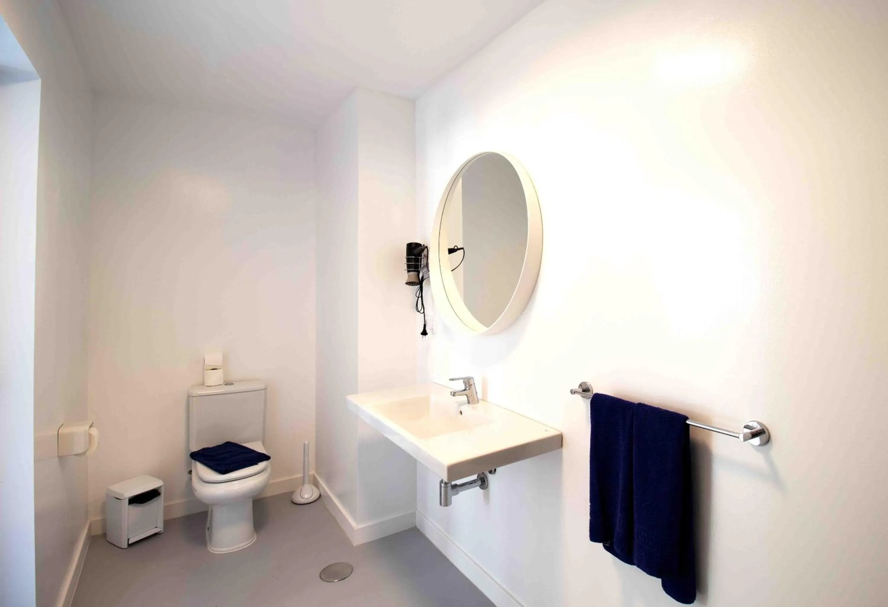 Toilet in Apartamentos Moraña