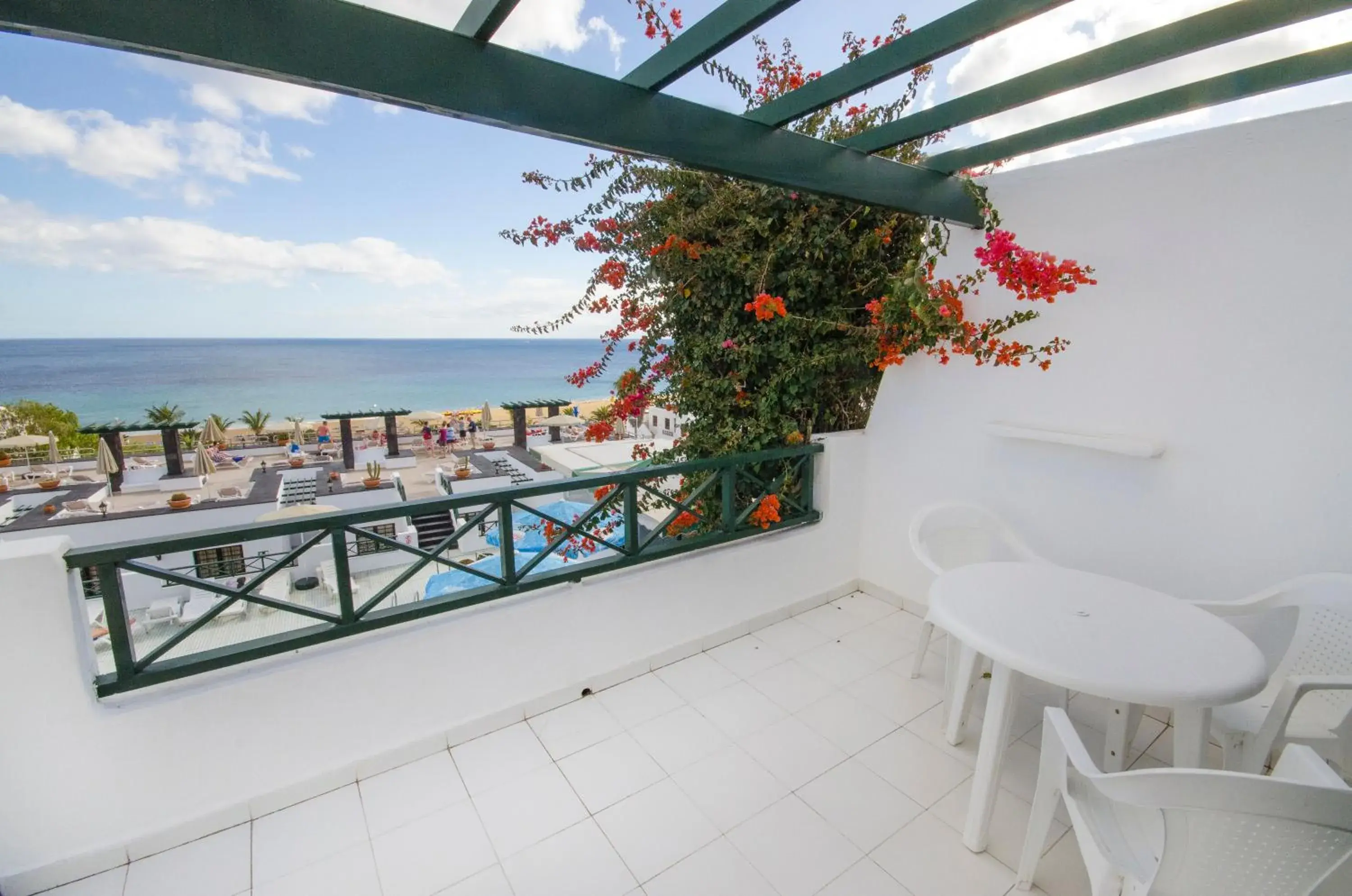 Pool view in Apartamentos Moraña Pool view in Apartamentos Moraña