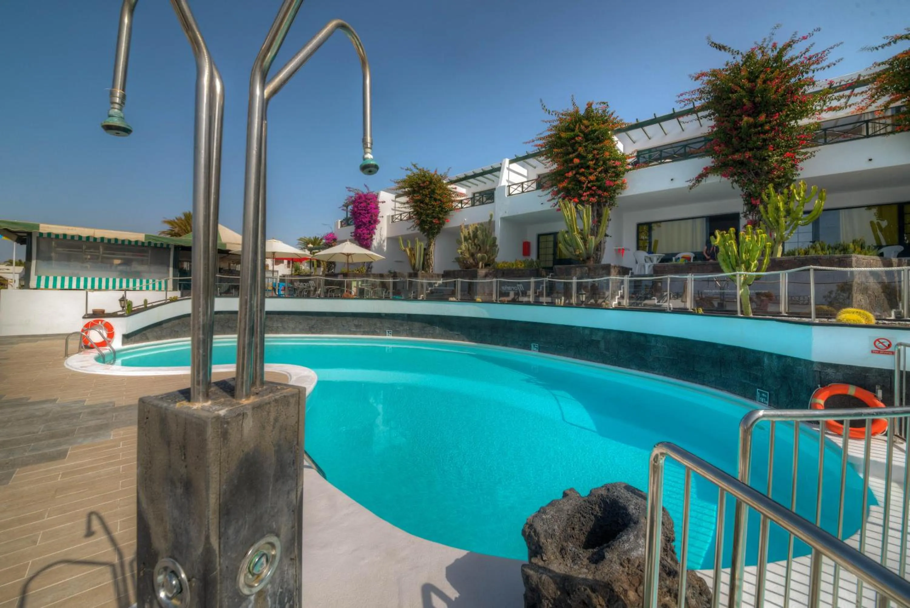 Swimming pool in Apartamentos Moraña