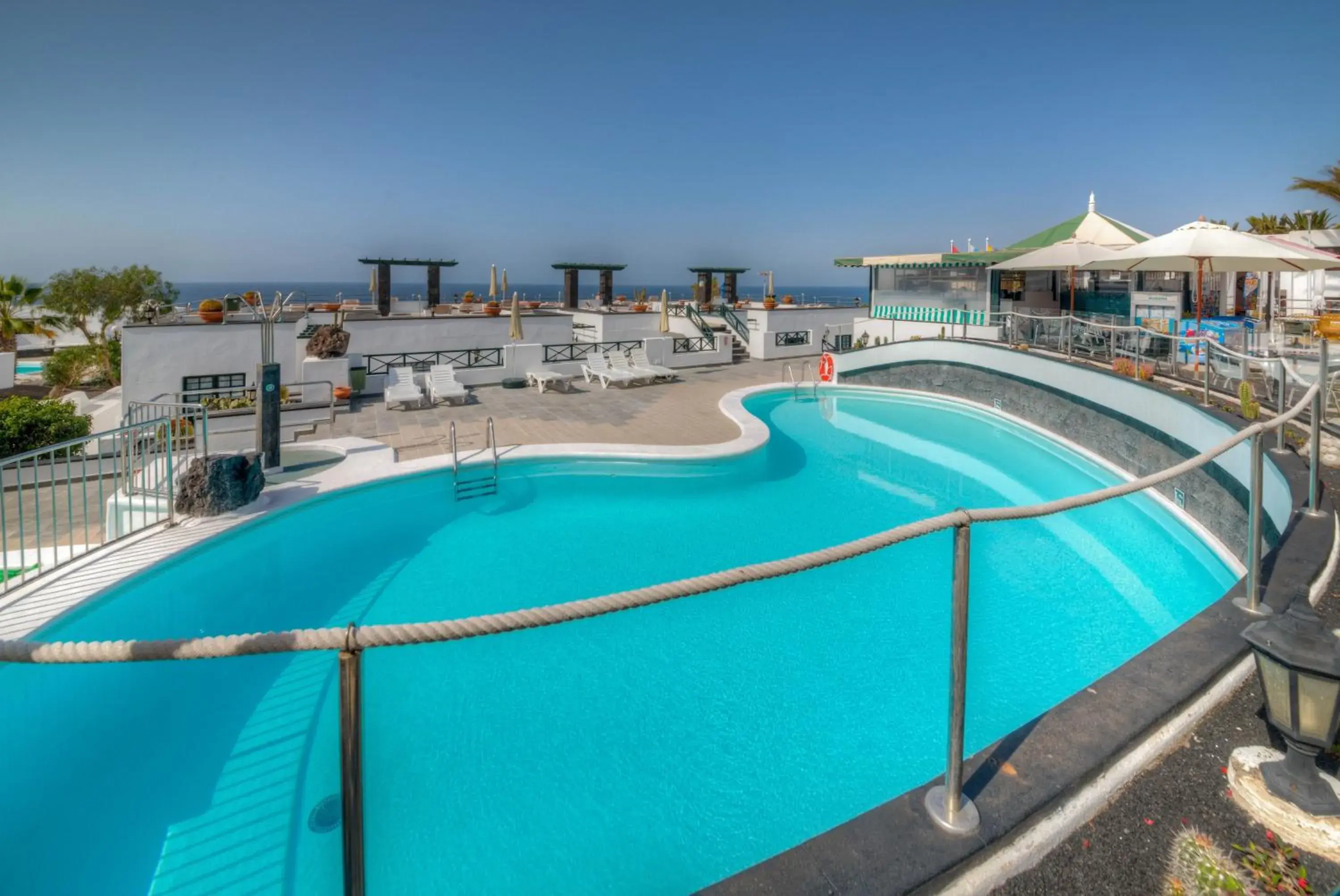 Swimming pool in Apartamentos Moraña Swimming pool in Apartamentos Moraña