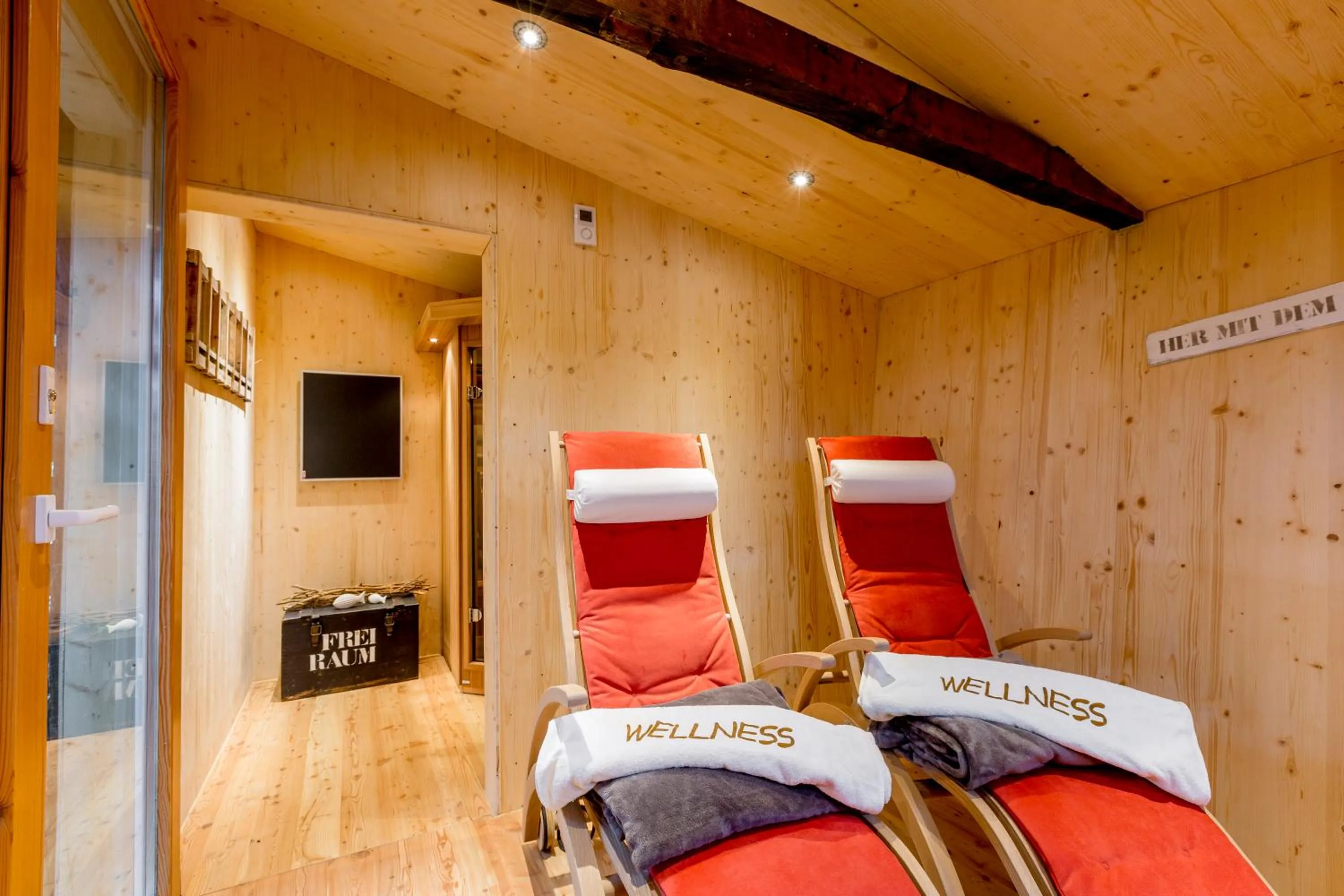 Sauna, Bed in KleinHOTEL Biedenkopf